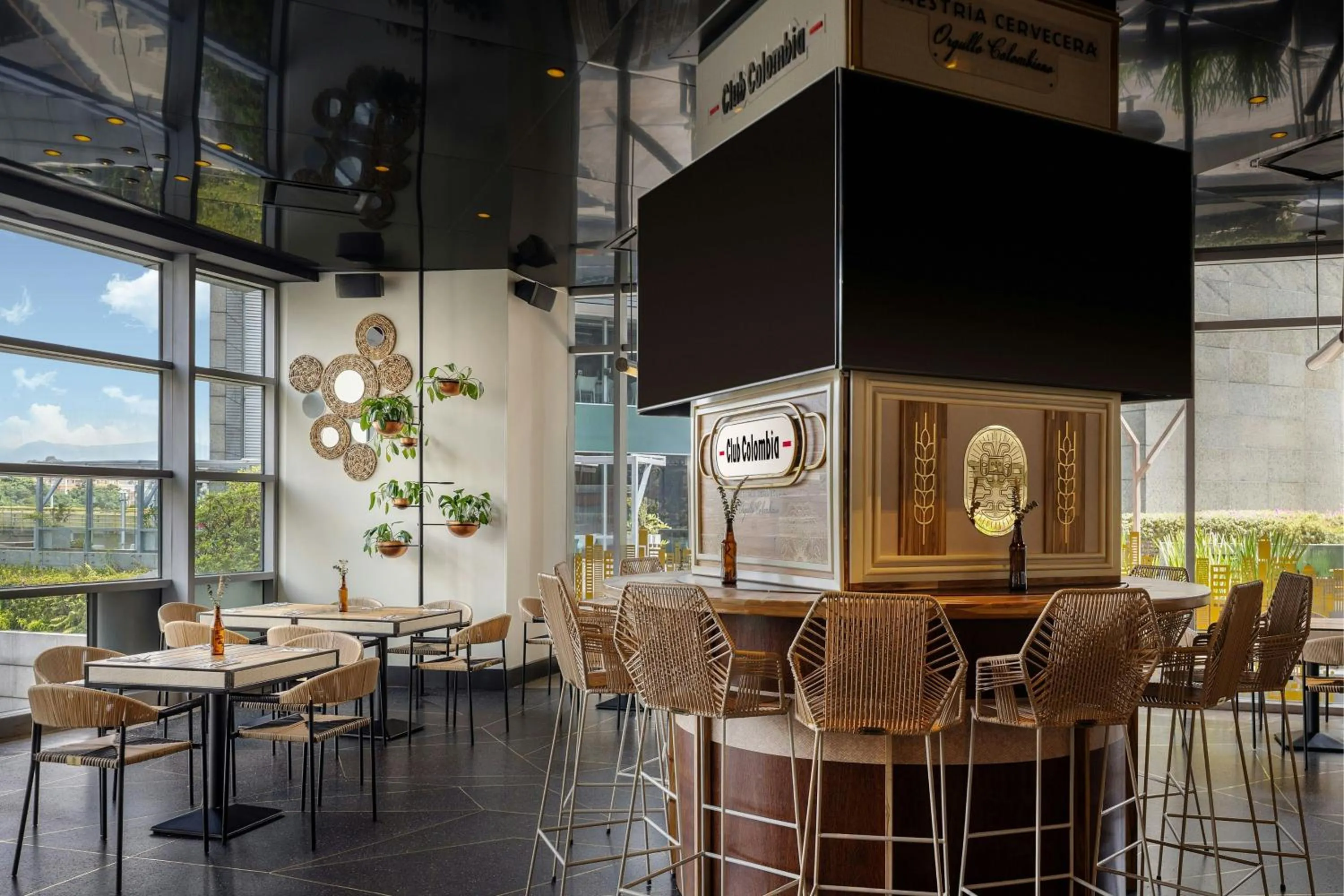 Restaurant/places to eat in W Bogota