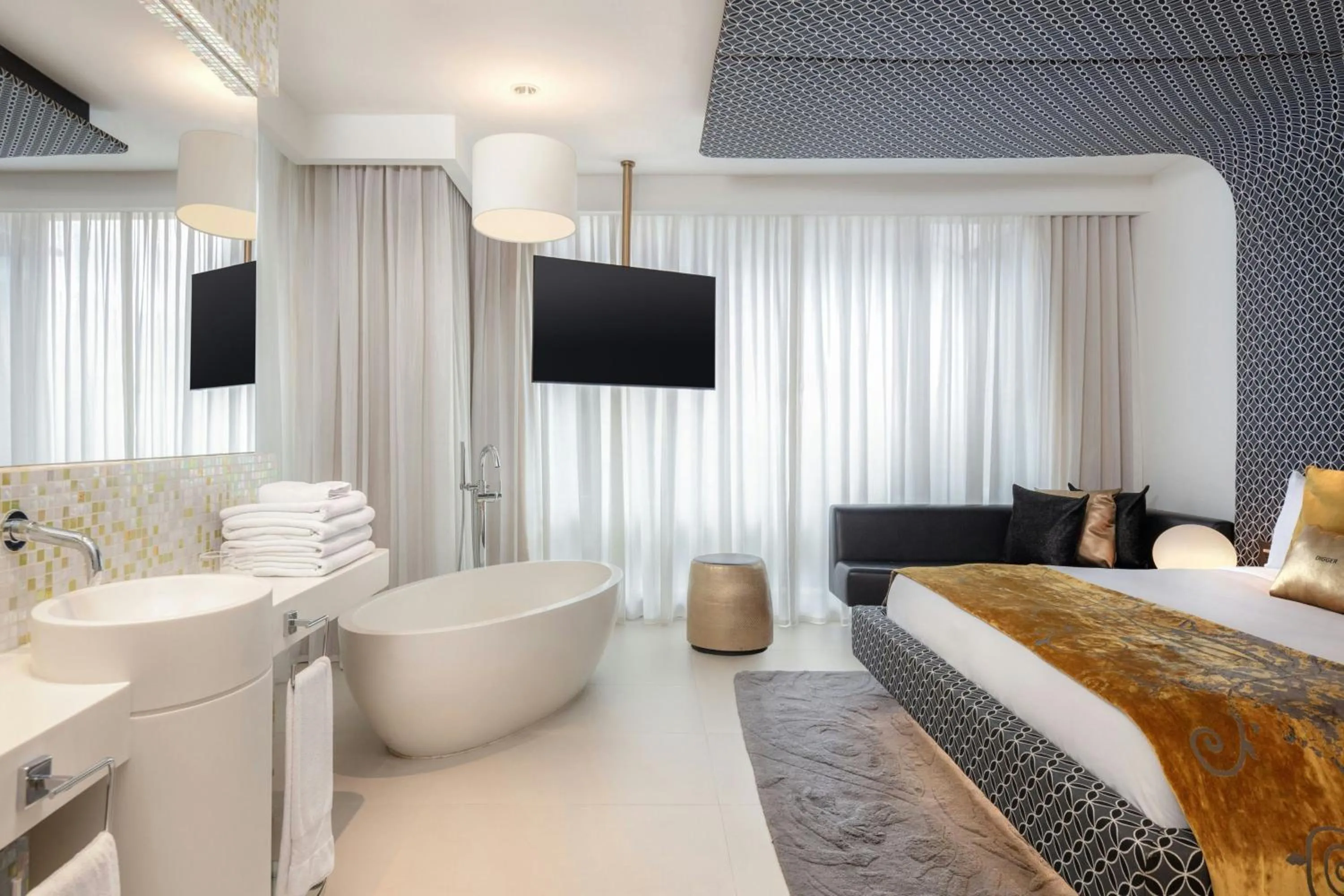 Photo of the whole room, Bed in W Bogota