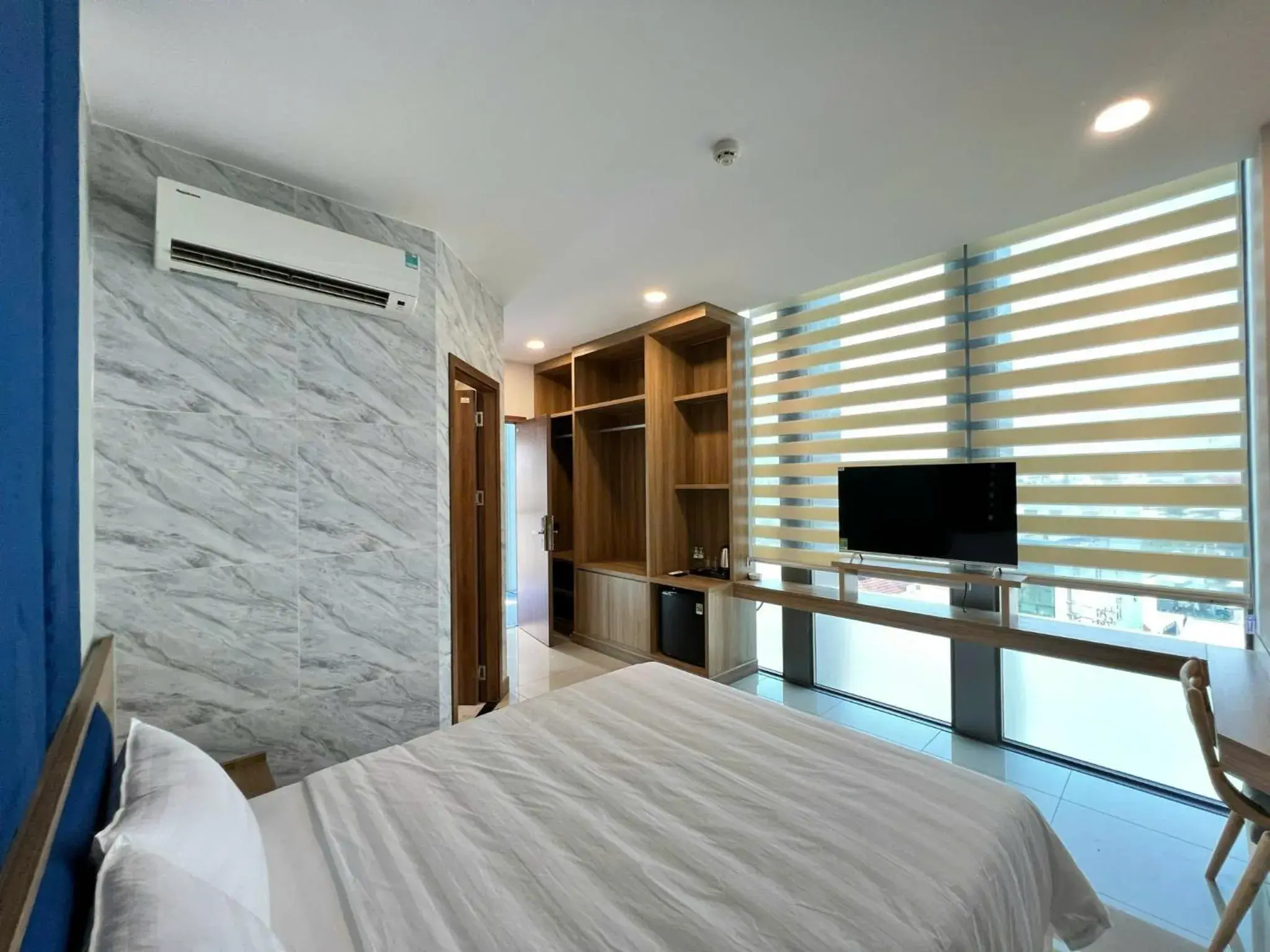 Deluxe Room in Tran Long Hotel Quan 12 Deluxe Room in Tran Long Hotel Quan 12