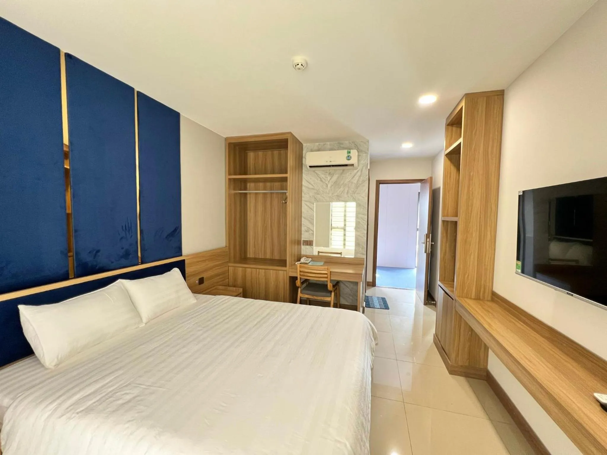 Photo of the whole room, Bed in Tran Long Hotel Quan 12