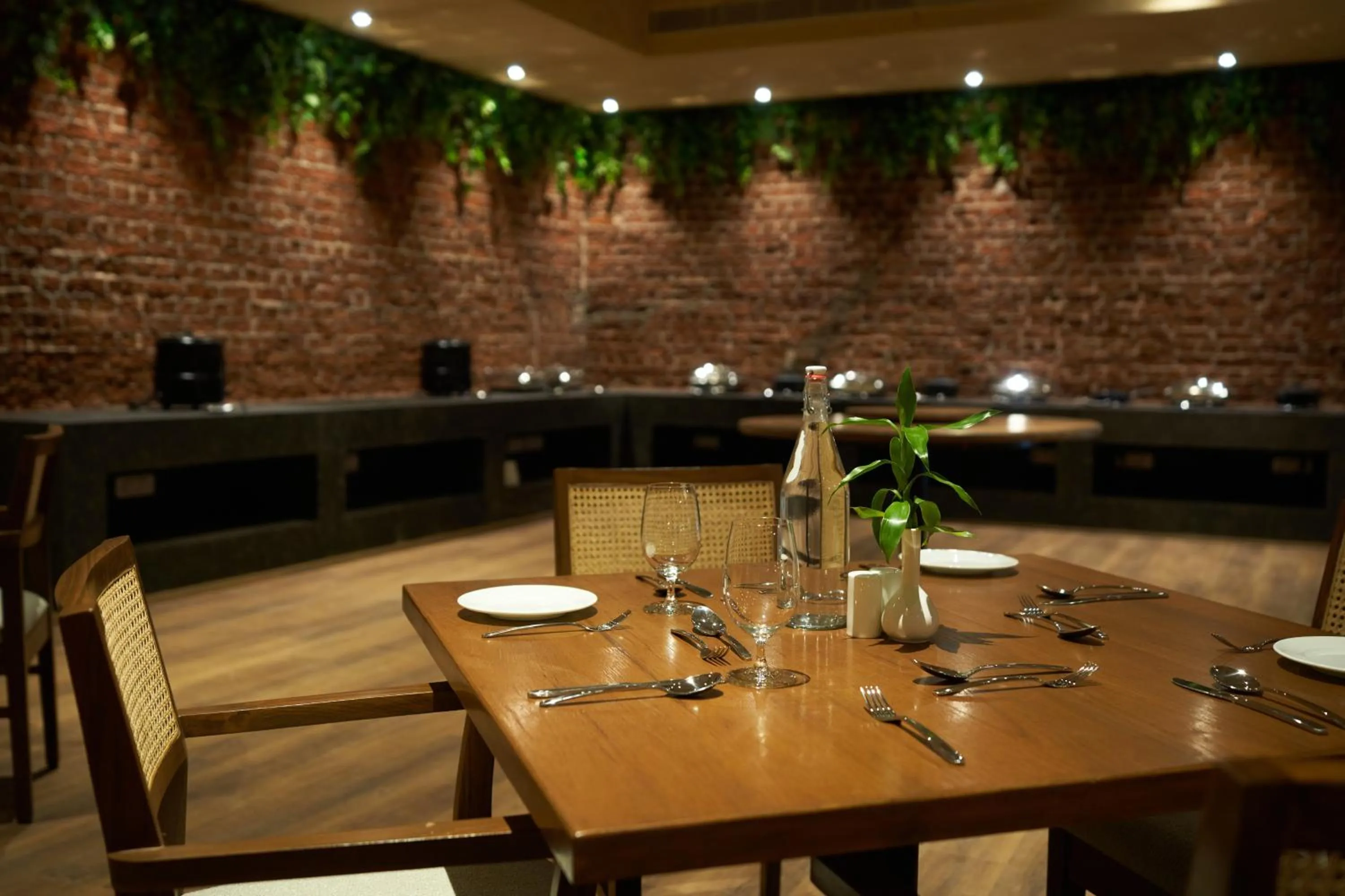 Restaurant/places to eat in Ikshana Resort and Spa, Khandala