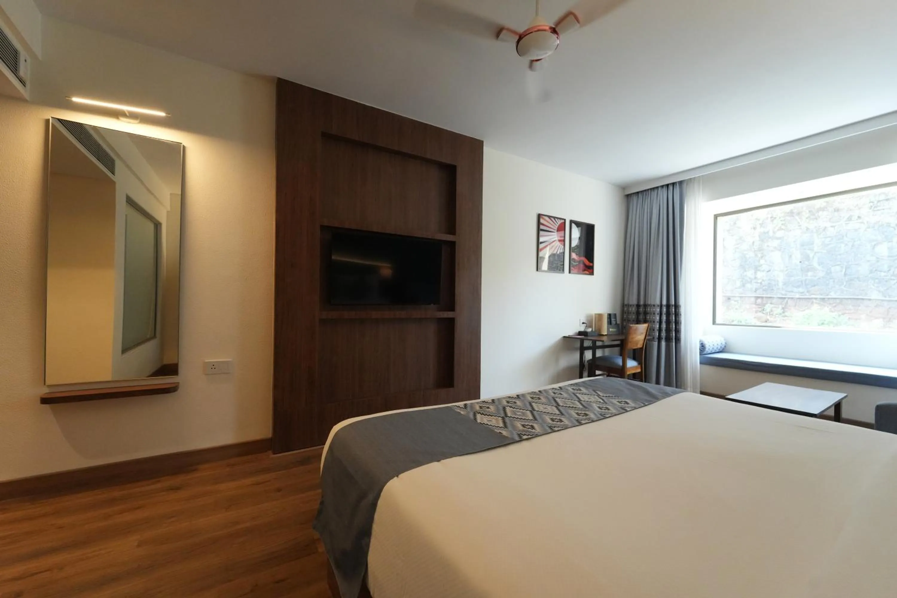 TV and multimedia, Bed in Ikshana Resort and Spa, Khandala