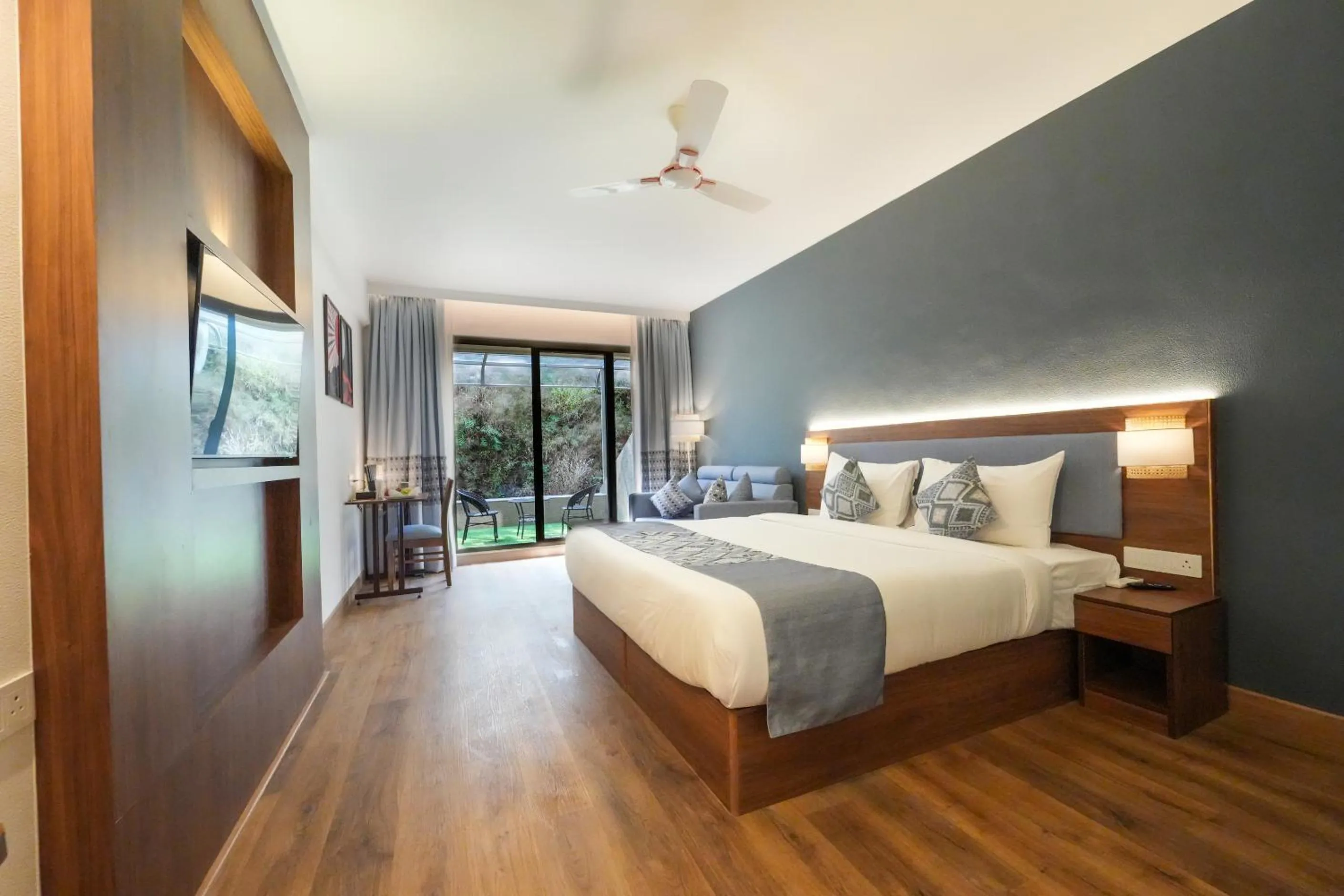 Bedroom, Bed in Ikshana Resort and Spa, Khandala