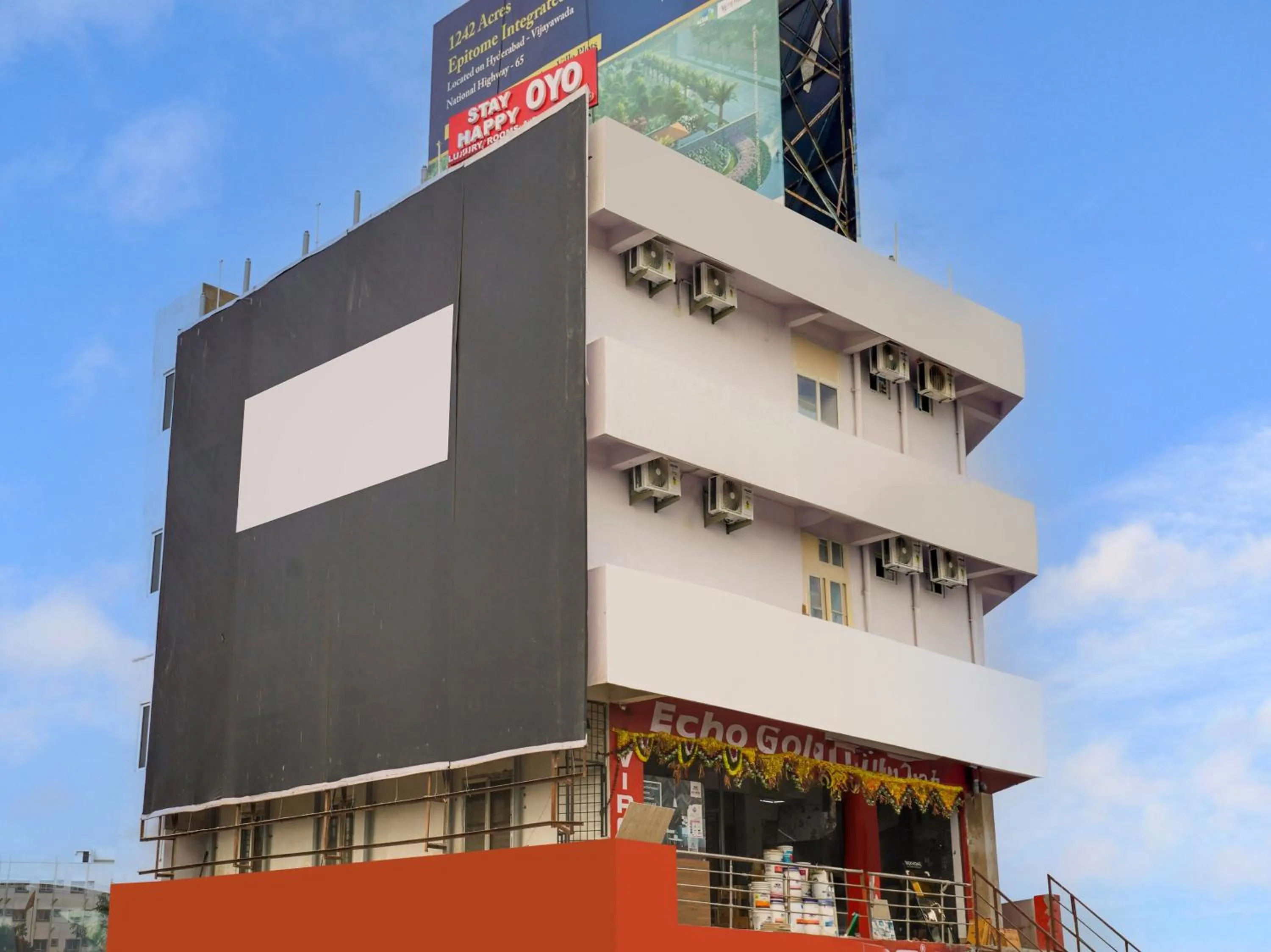 Facade/entrance in Hotel O Stay Happy