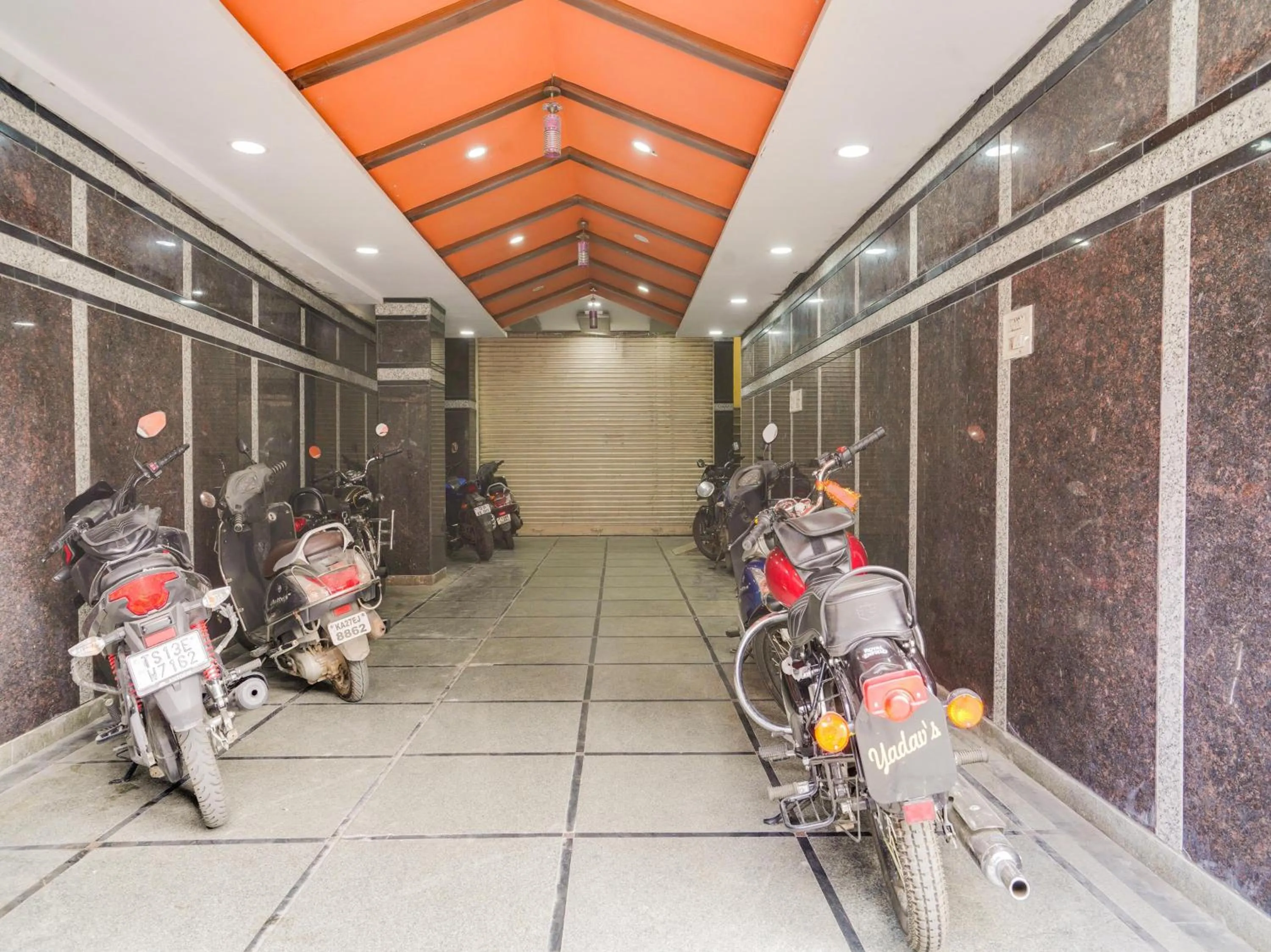 Facade/entrance in Super Collection O PNR COMFORT KHAIRATABAD