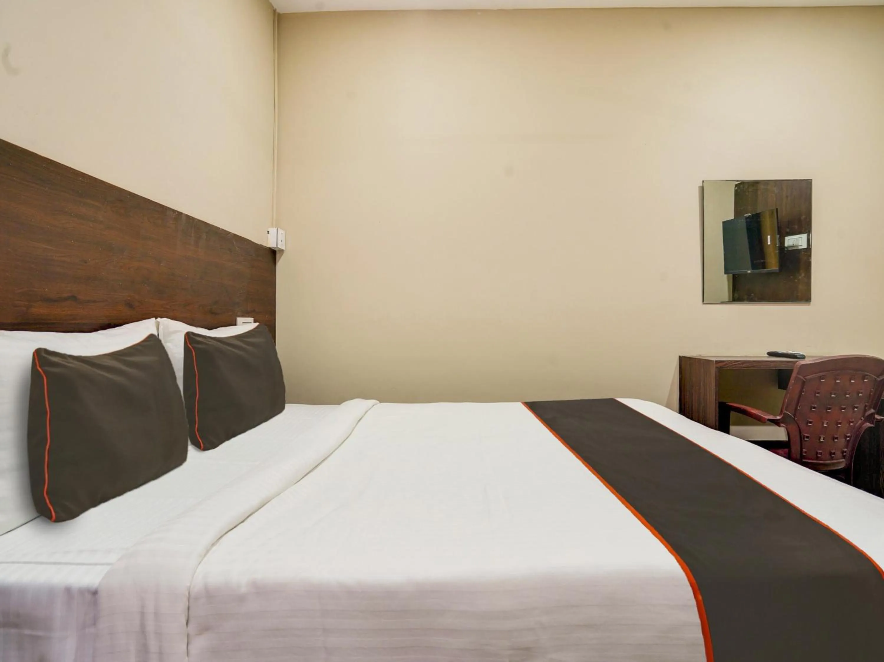 Bedroom, Bed in Super Collection O PNR COMFORT KHAIRATABAD