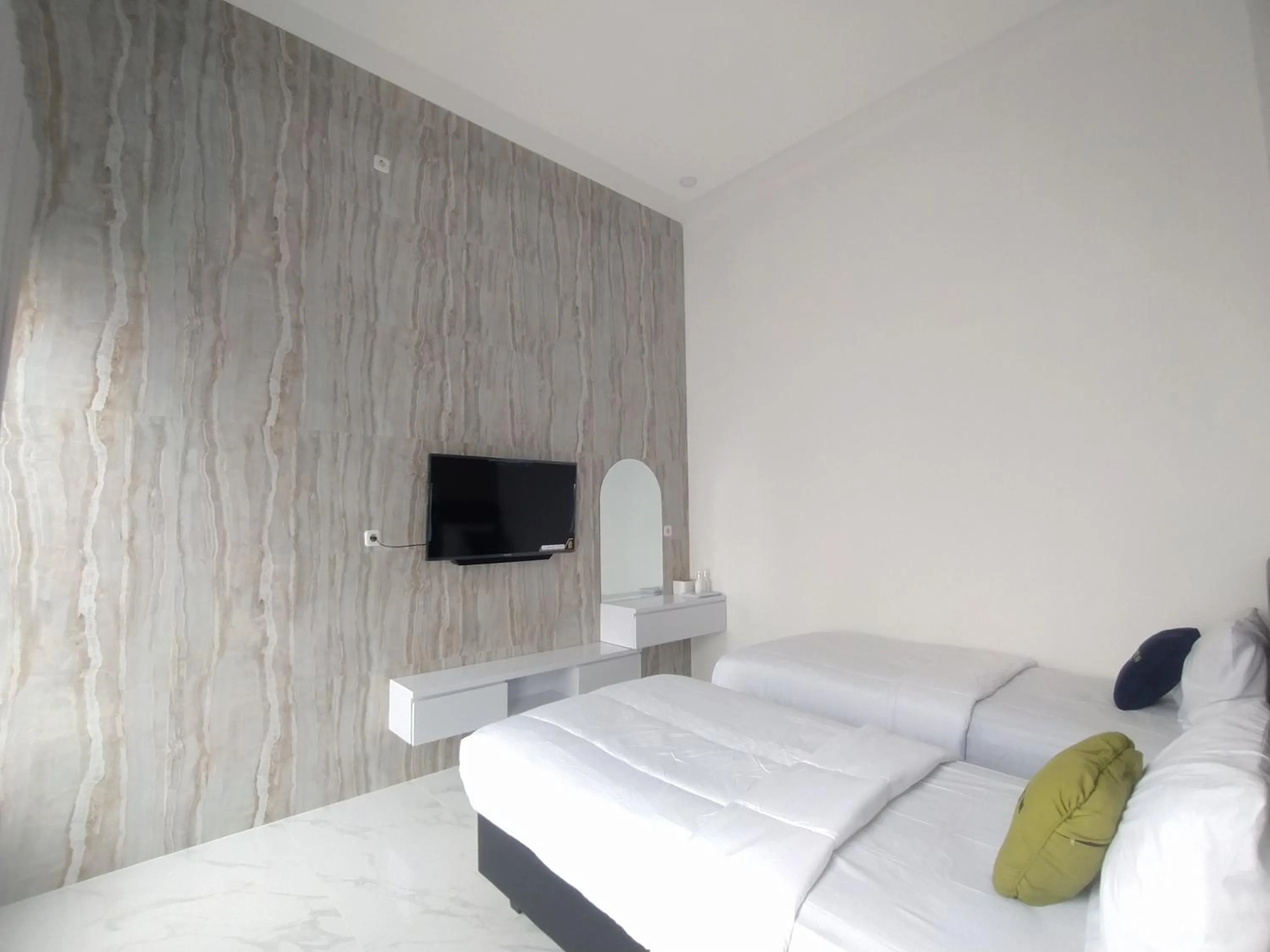 Bedroom, Bed in Urbanview Hotel Nimara Ngawi by RedDoorz