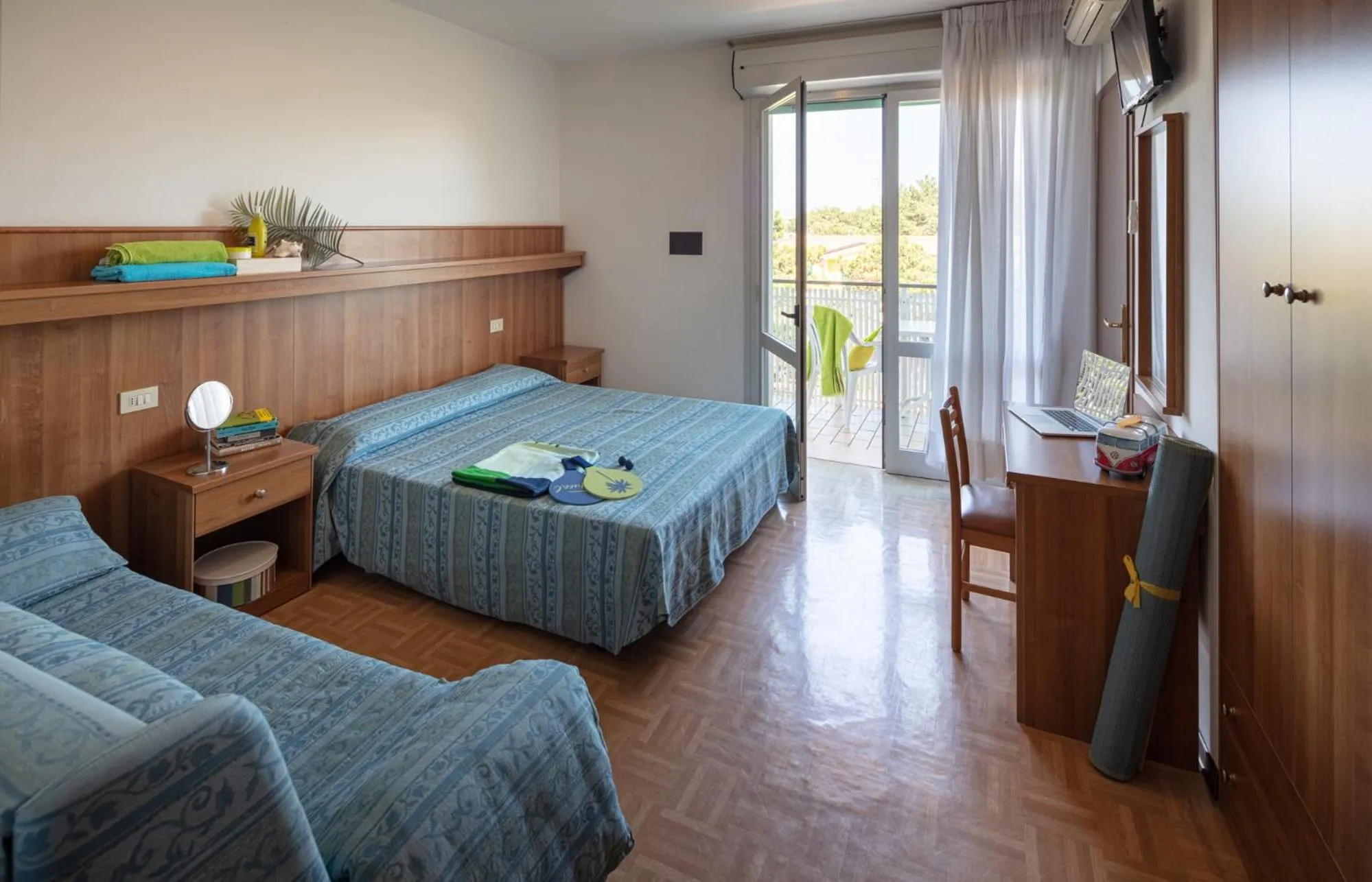 Photo of the whole room in Hotel Aspe