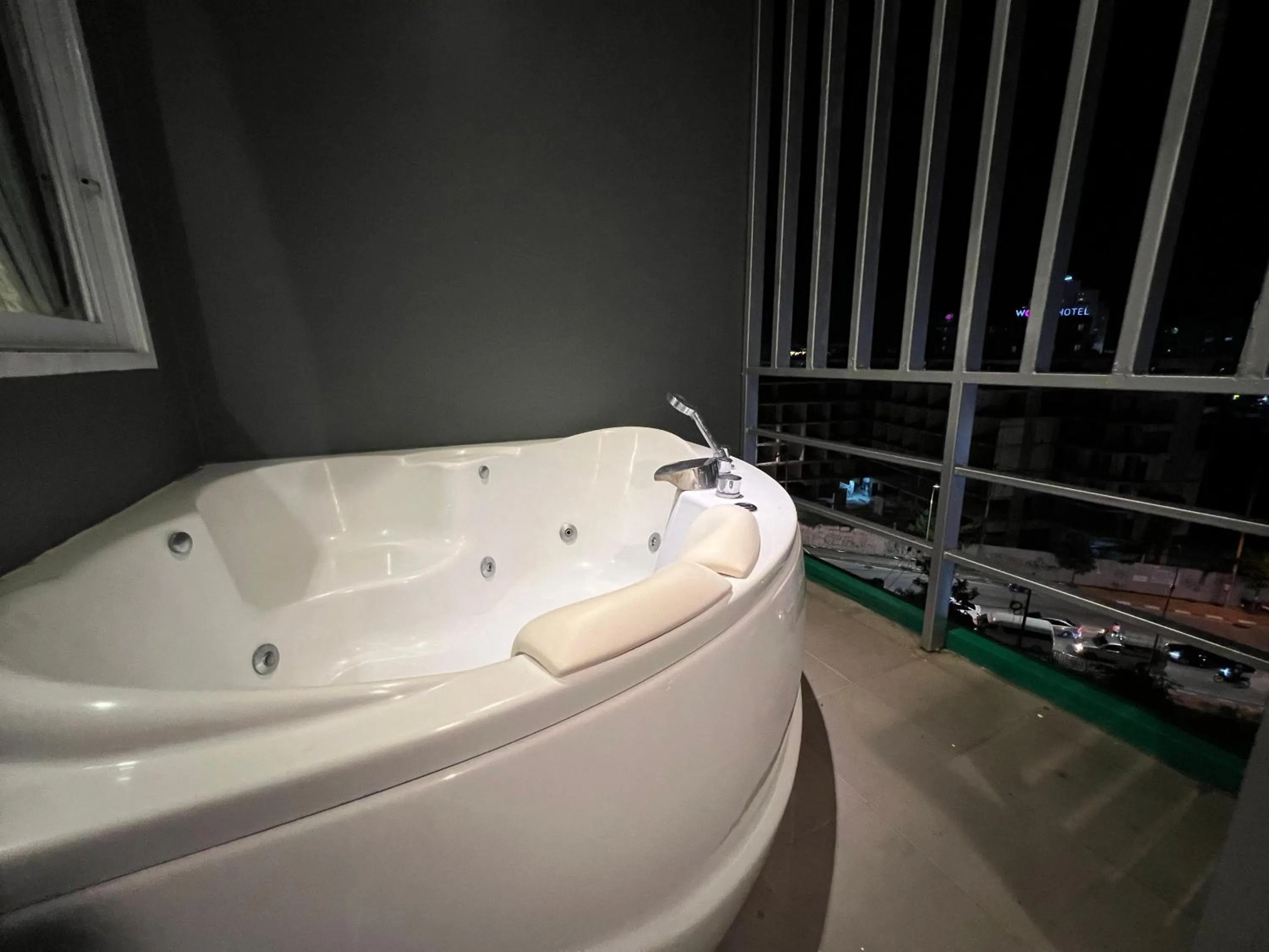 Hot Tub in Zephyr Grand Hotel