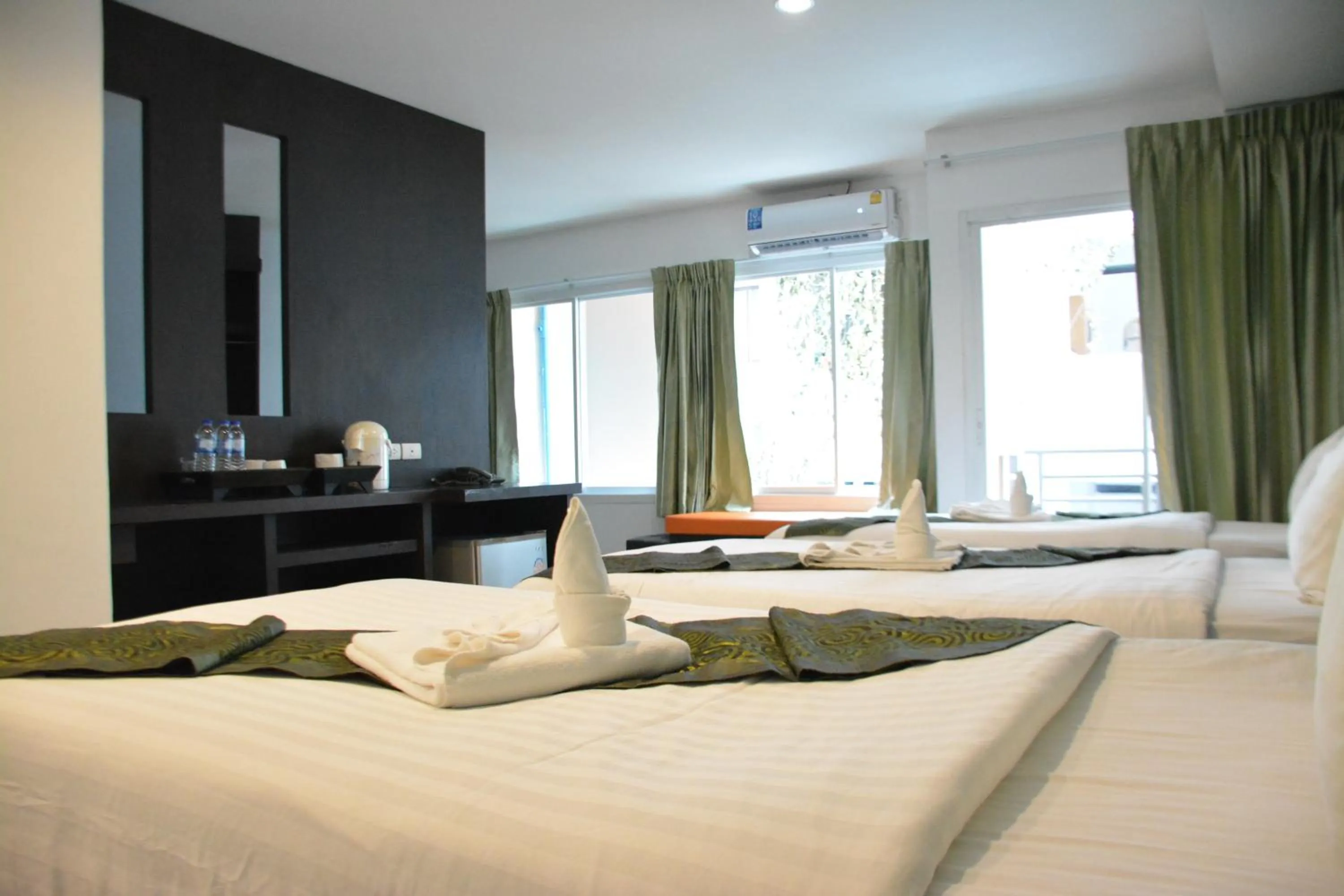 Bedroom, Bed in Zephyr Grand Hotel