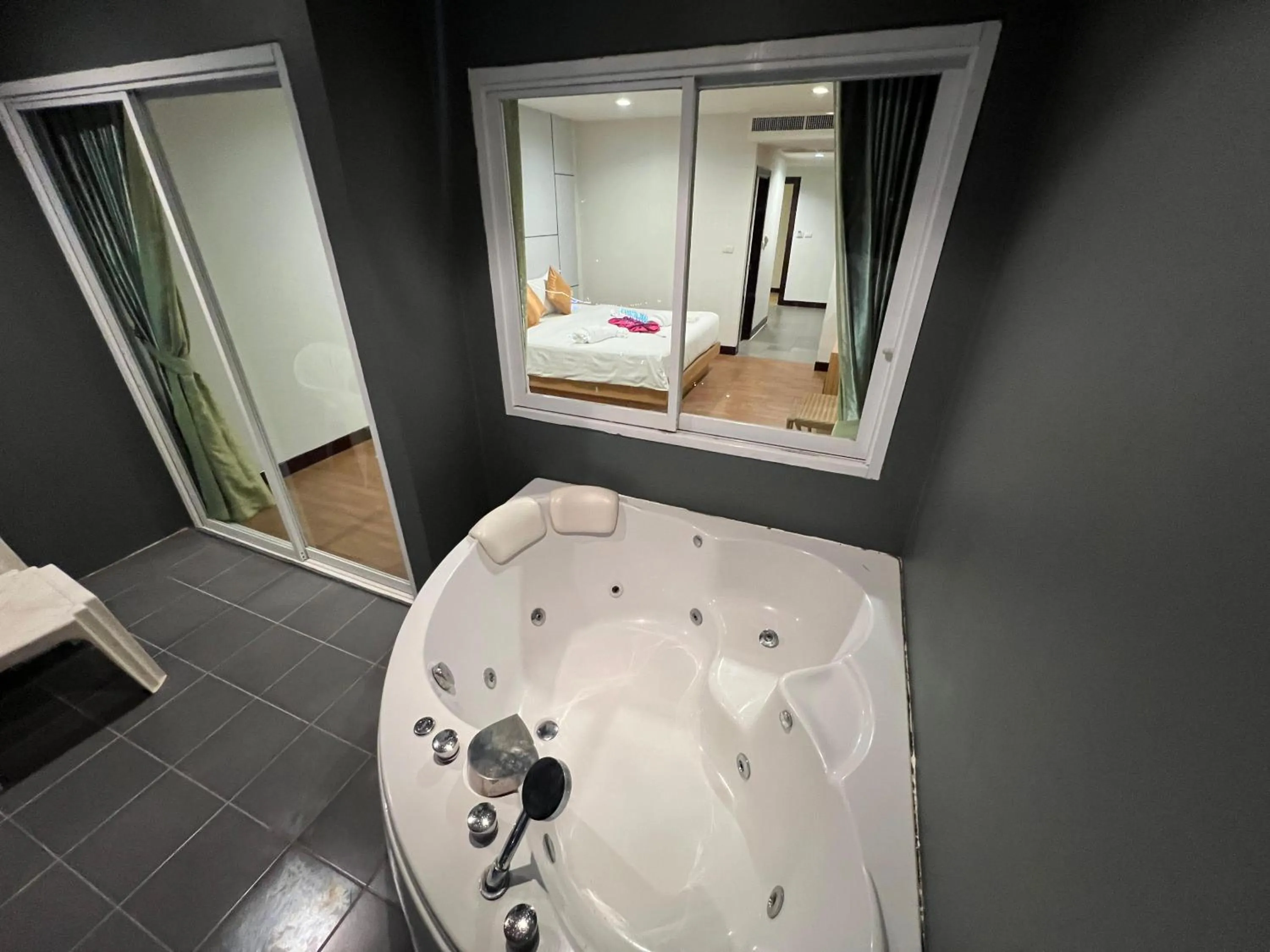 Bath in Zephyr Grand Hotel