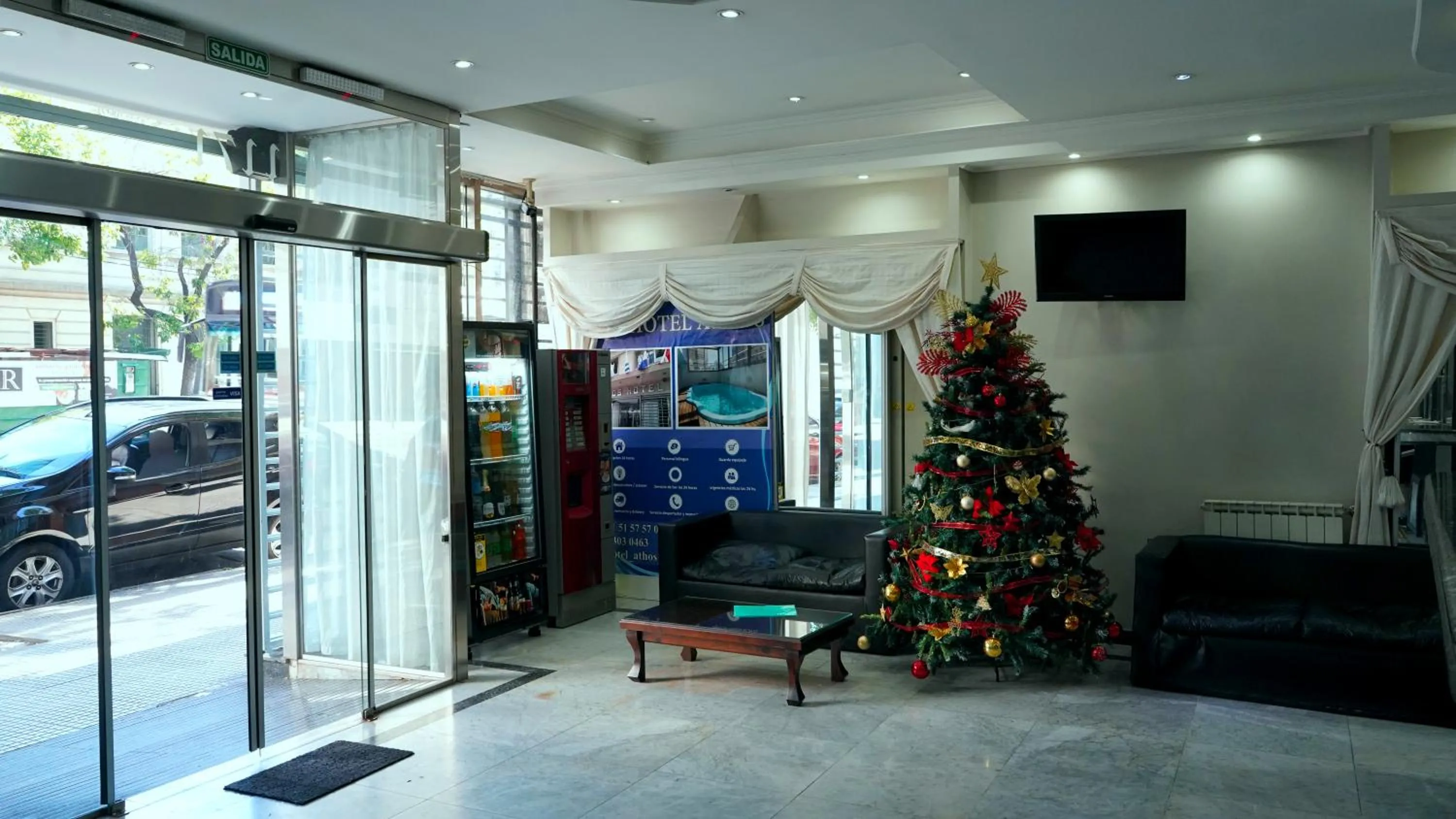 Communal lounge/ TV room in Hotel Athos