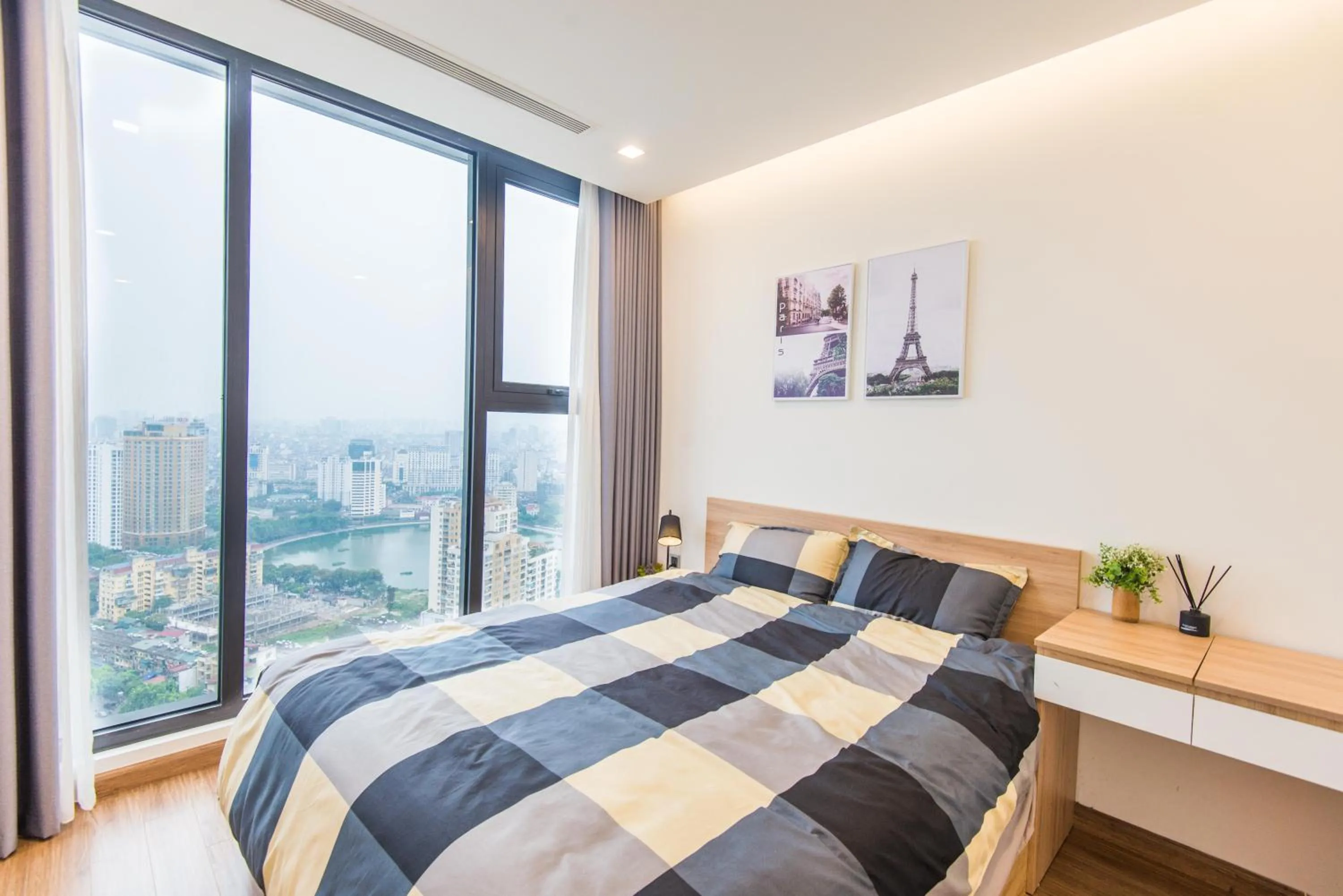 Bed in Vinhomes Metropolis Harmony Residence