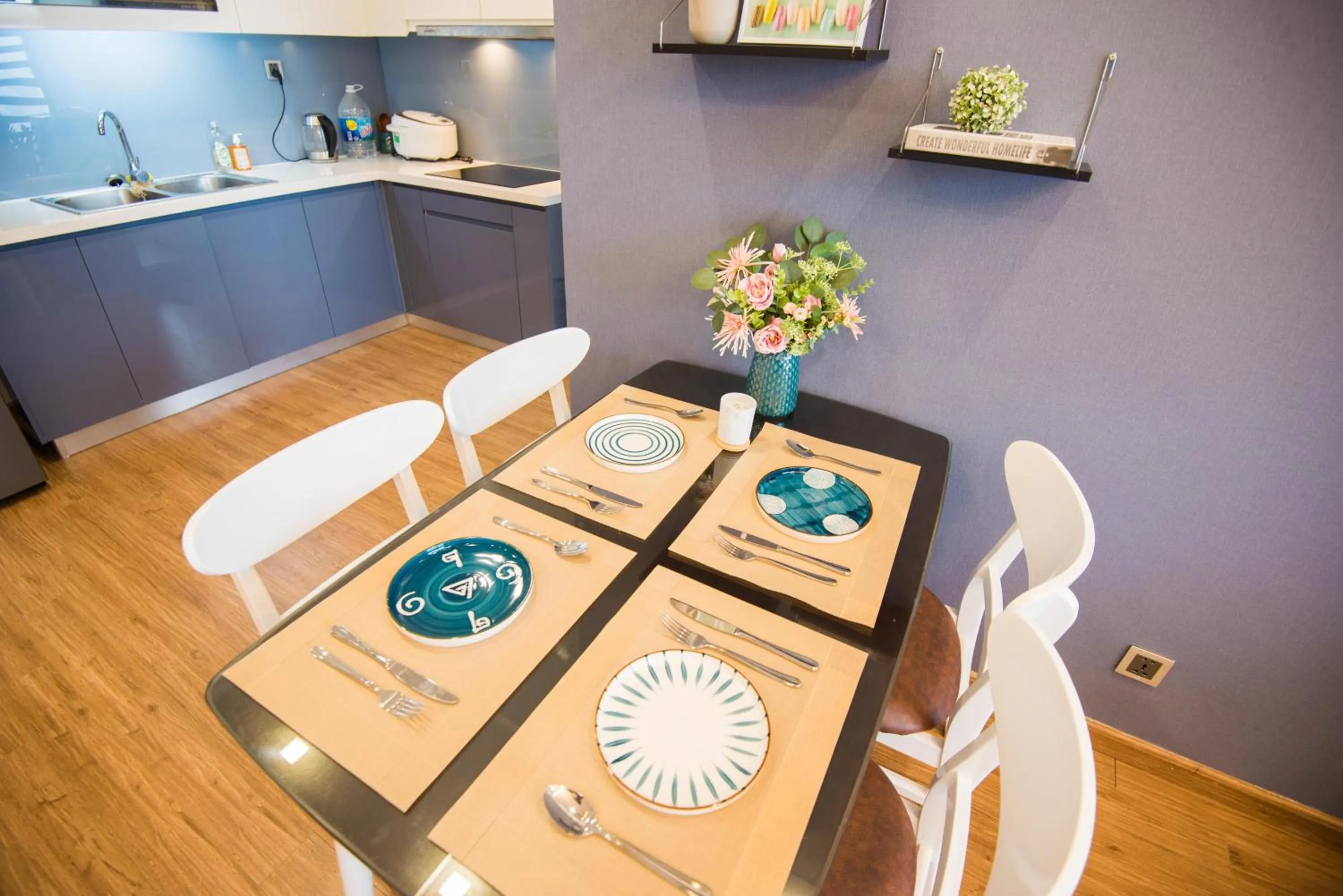 Dining area in Vinhomes Metropolis Harmony Residence