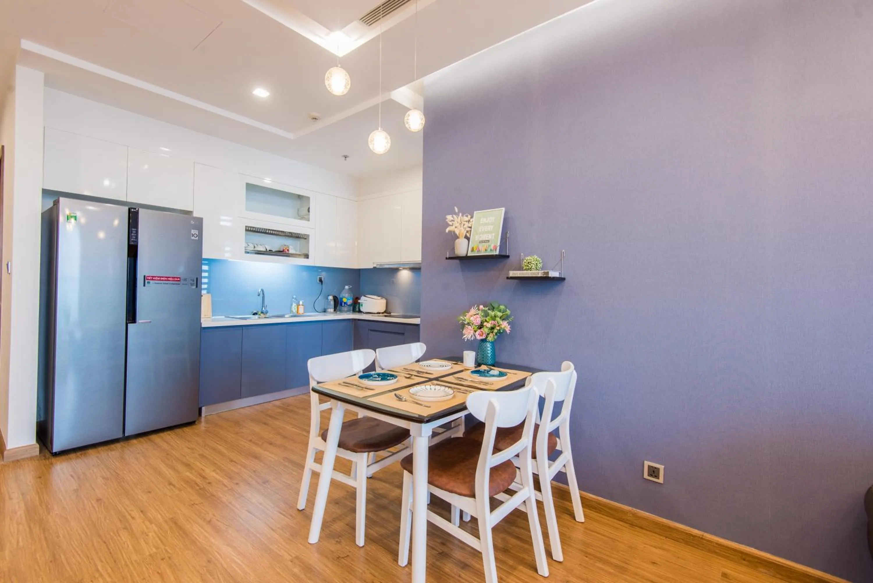 Dining area in Vinhomes Metropolis Harmony Residence