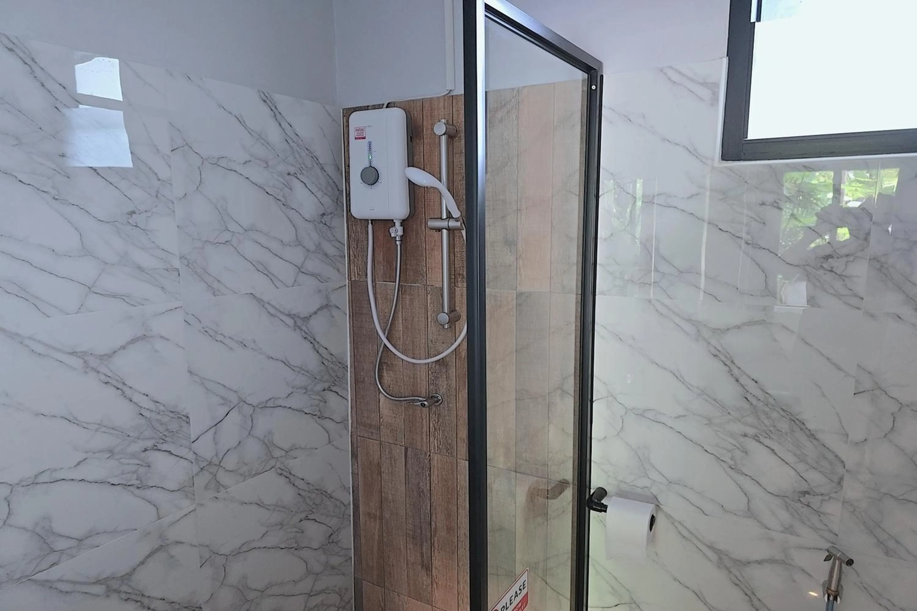 Shower in Aonangstudio