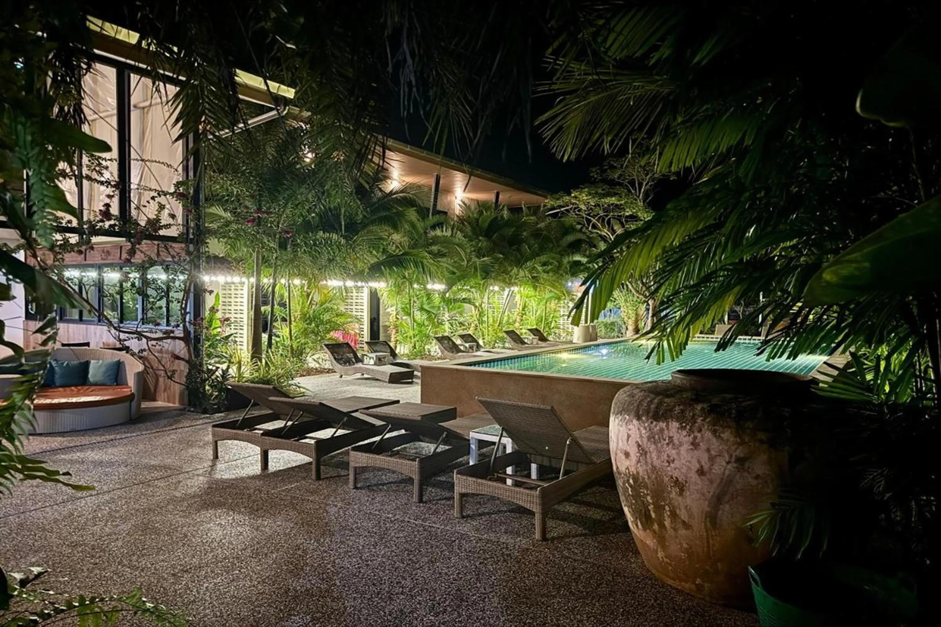 Swimming pool in Aonangstudio