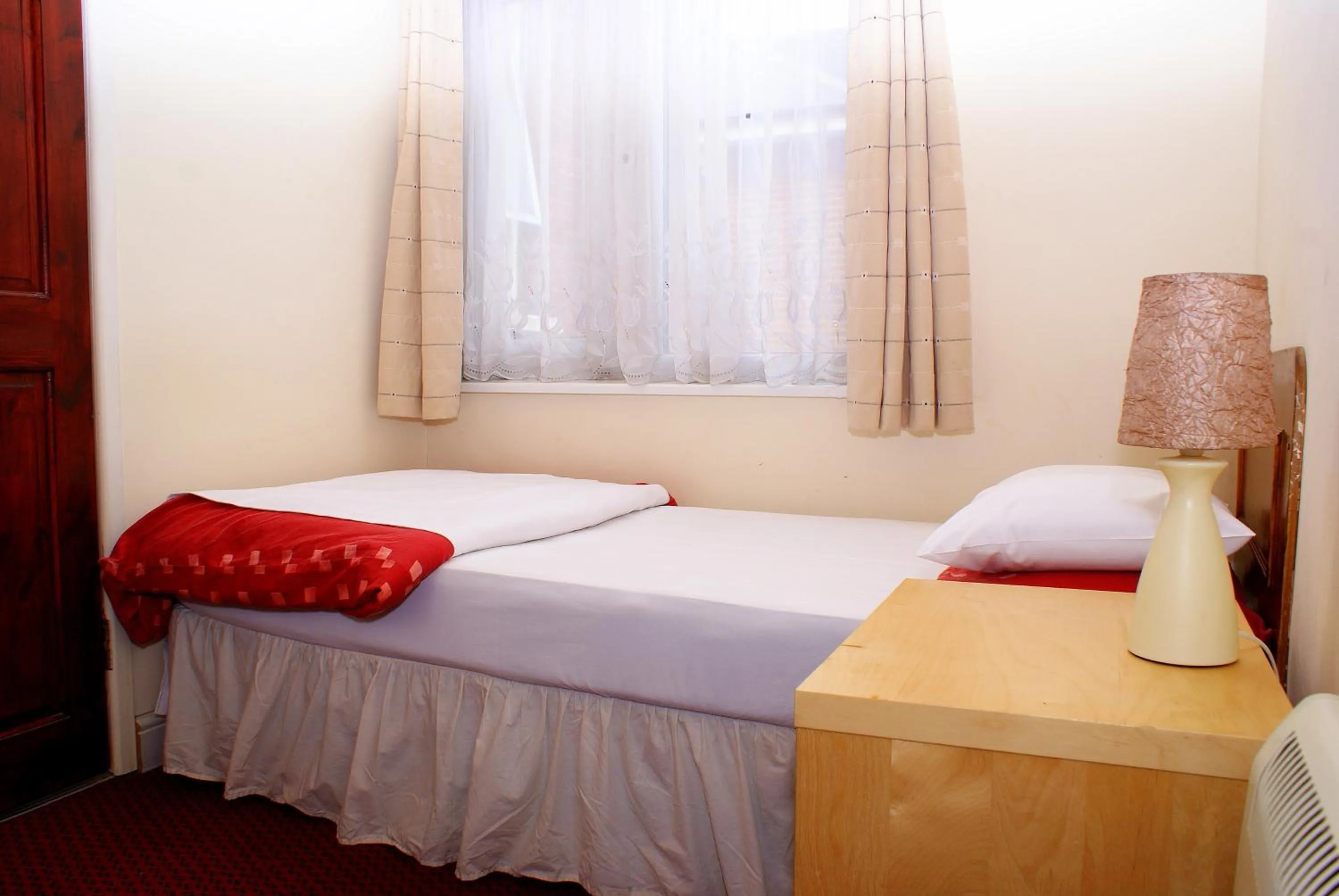 Bed in The Hindes Hotel