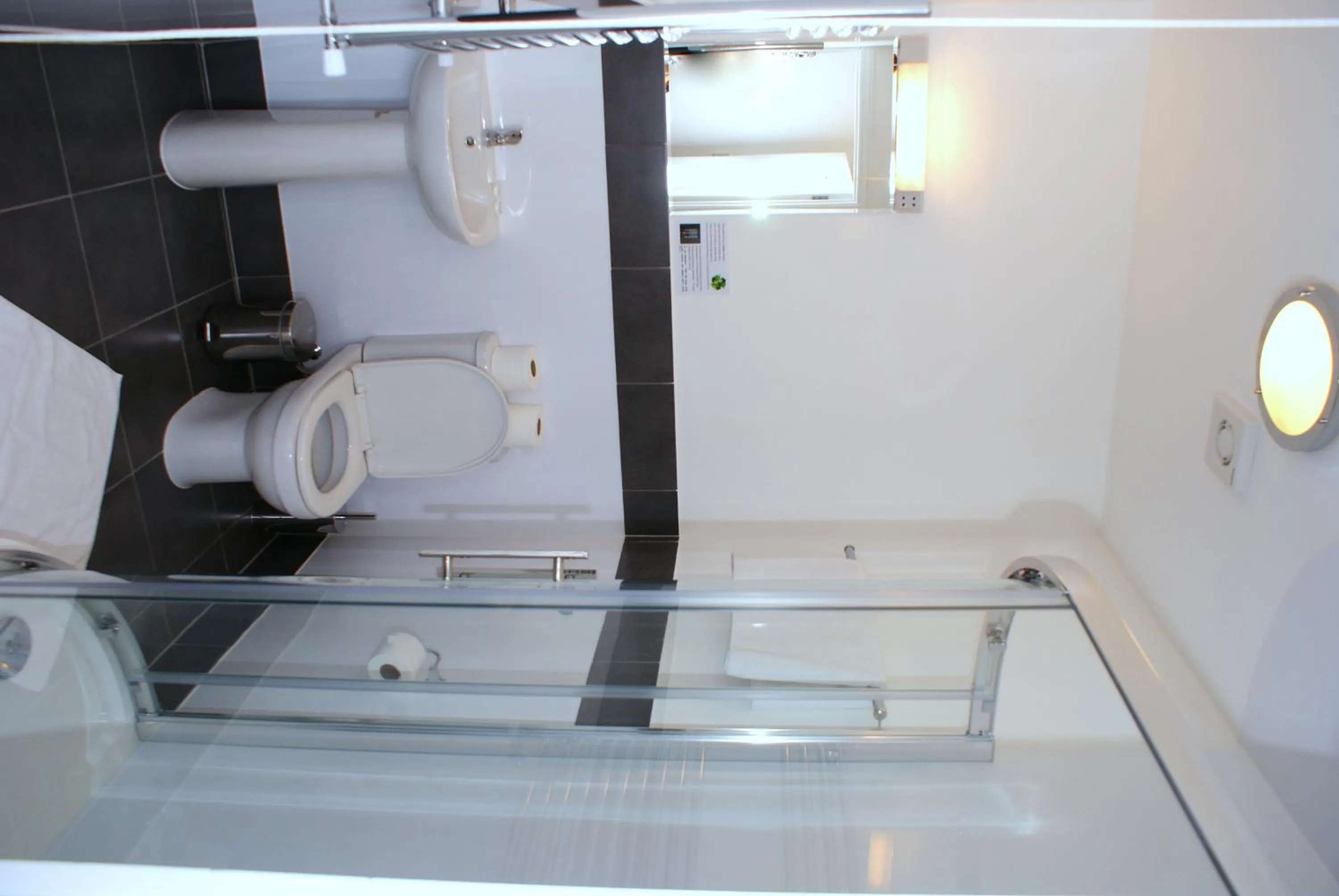 Toilet in The Hindes Hotel