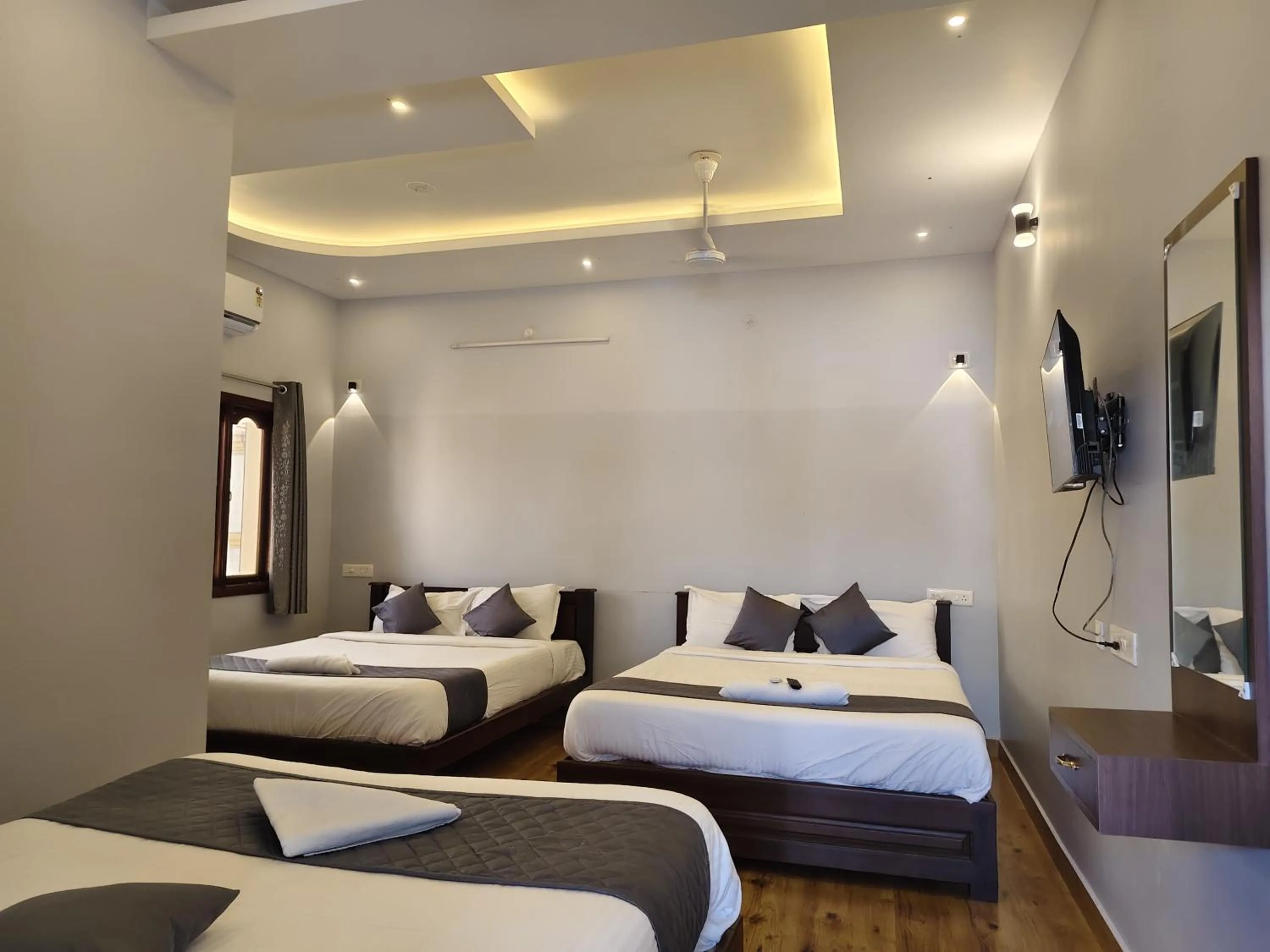 Bedroom, Bed in Lax Residency, White Town, Pondicherry
