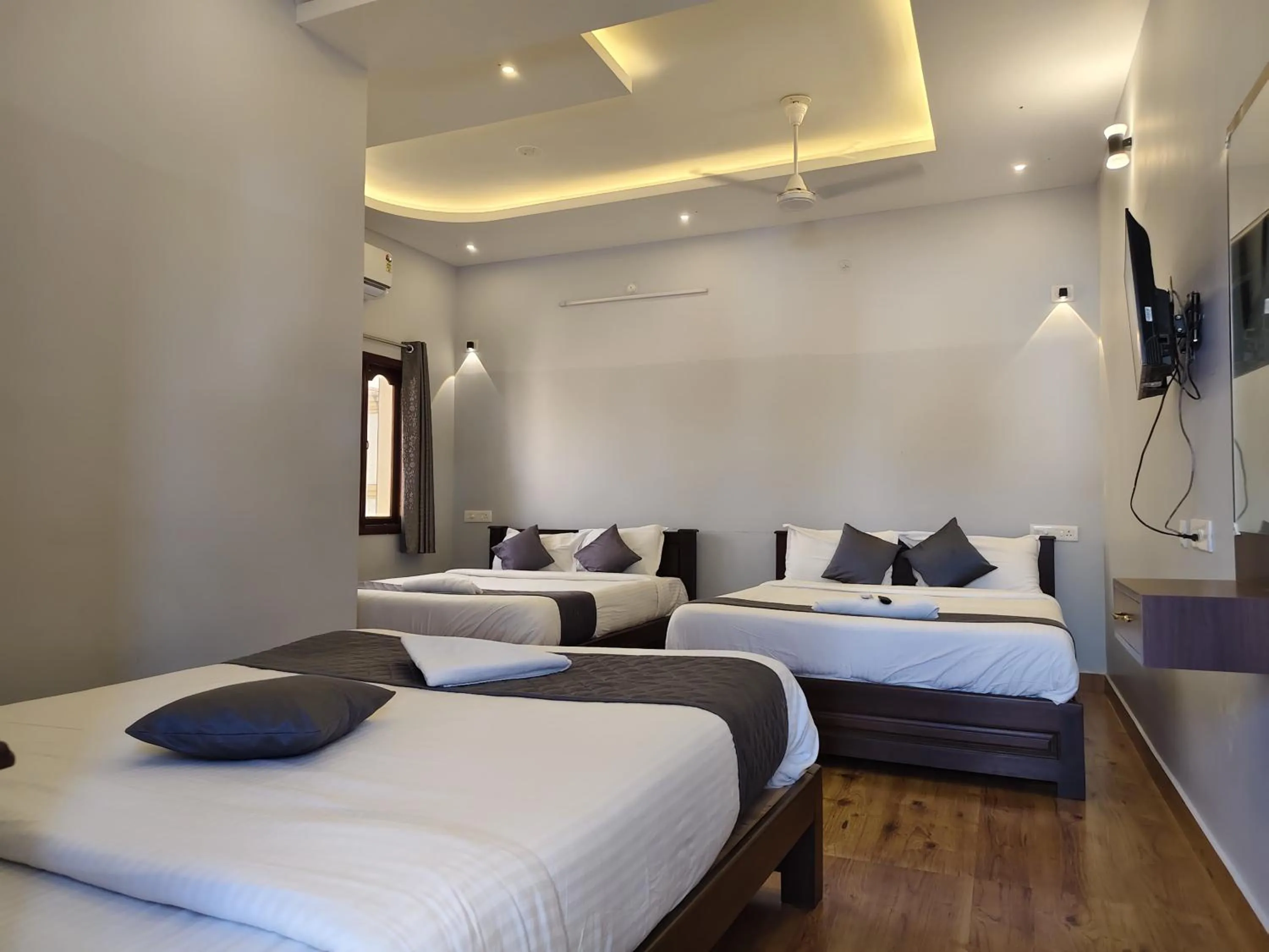 Bedroom, Bed in Lax Residency, White Town, Pondicherry