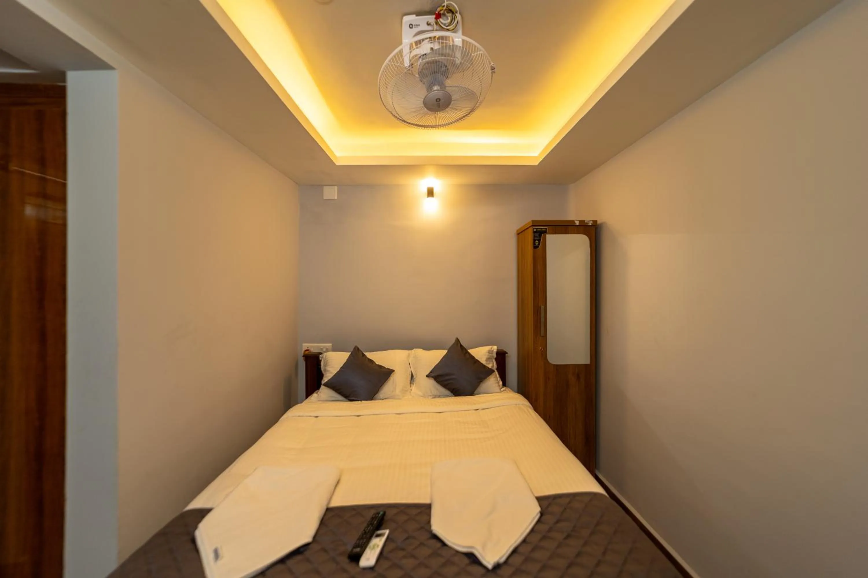 Bed in Lax Residency, White Town, Pondicherry
