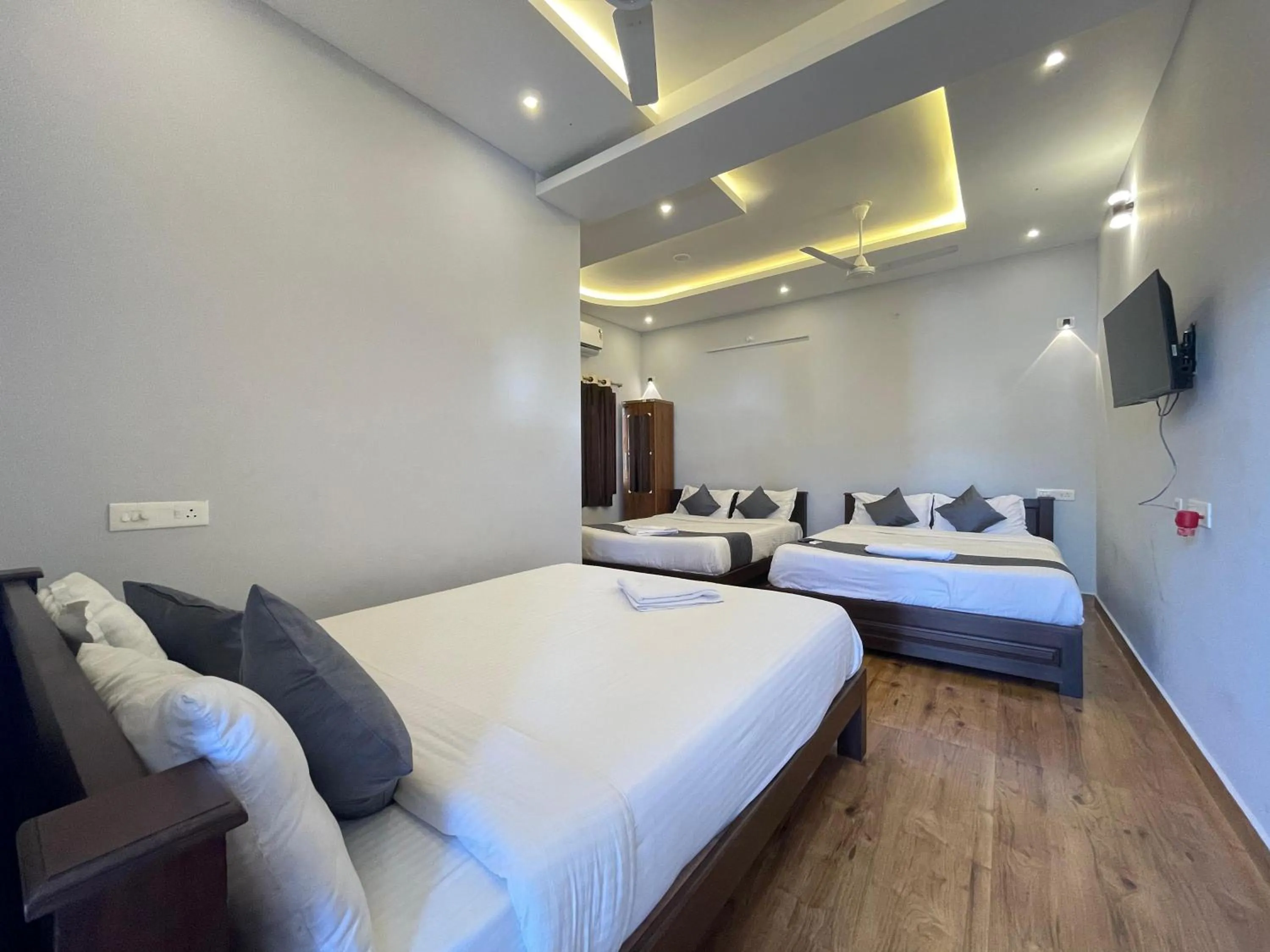Bed in Lax Residency, White Town, Pondicherry