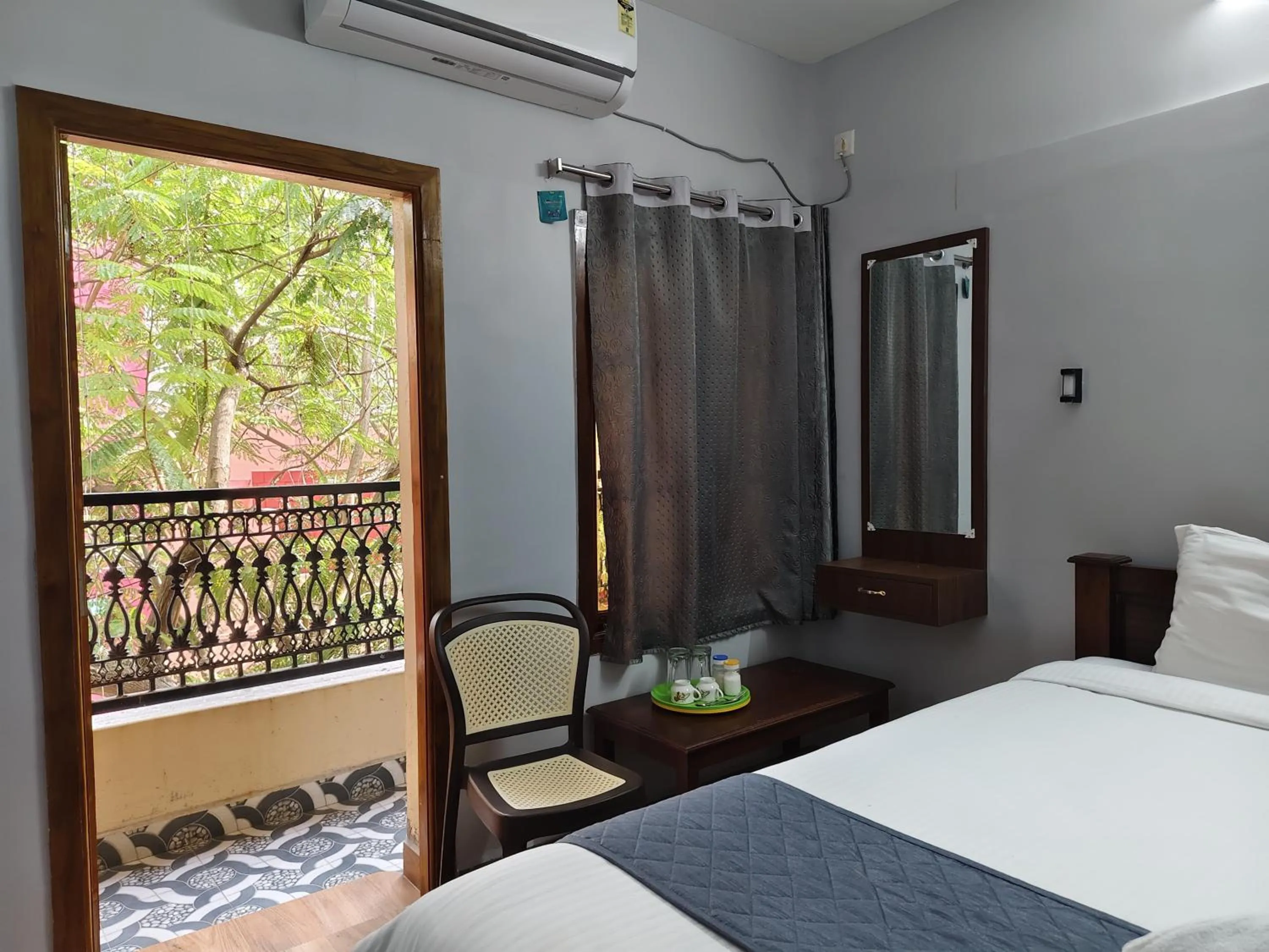 Bed in Lax Residency, White Town, Pondicherry
