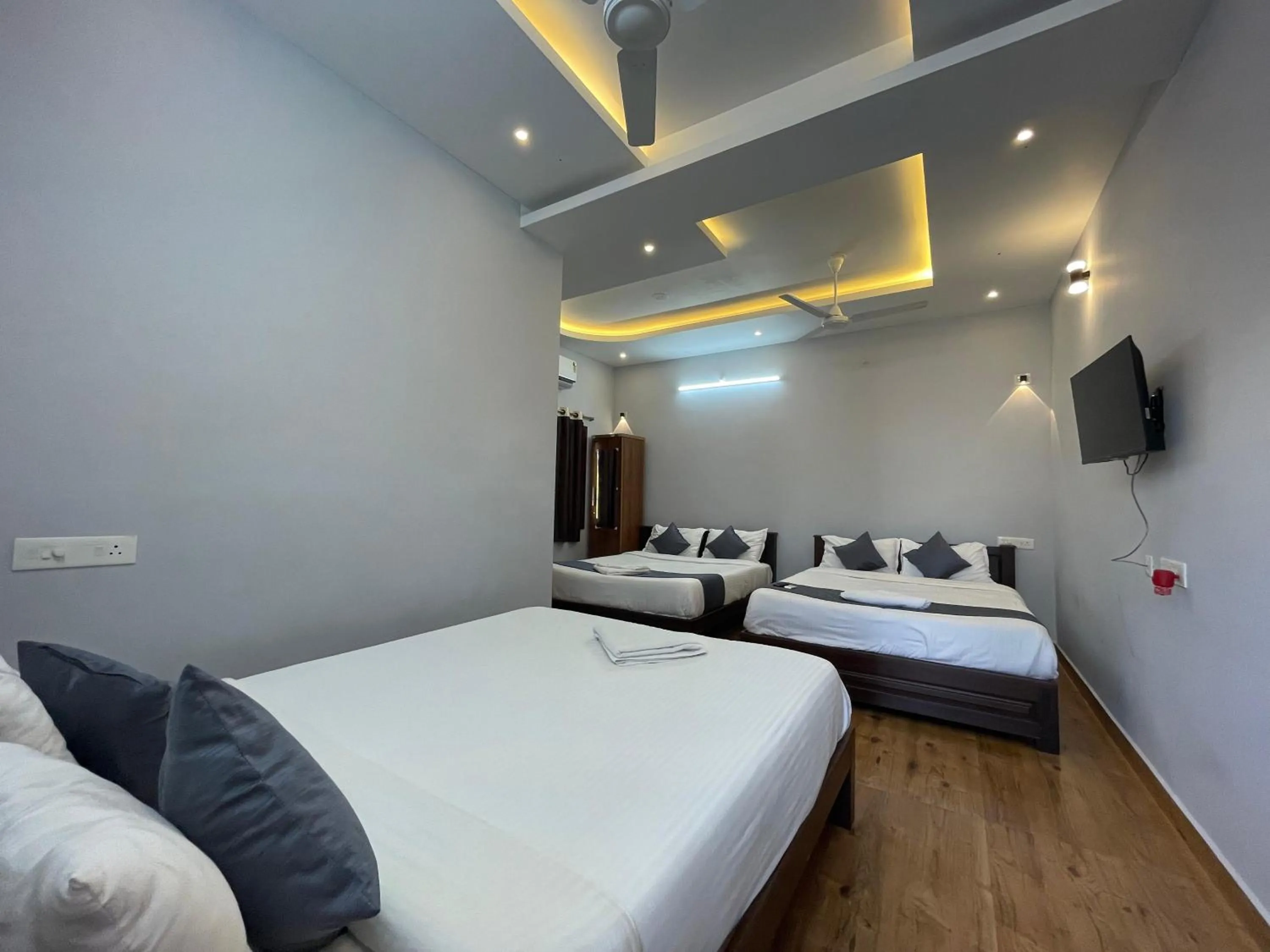 Bed in Lax Residency, White Town, Pondicherry