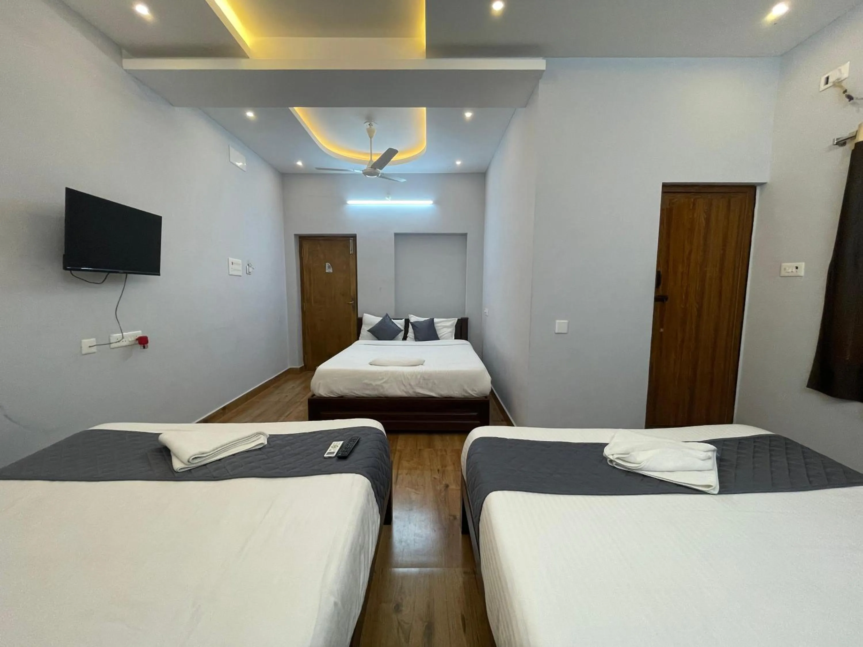 Bed in Lax Residency, White Town, Pondicherry