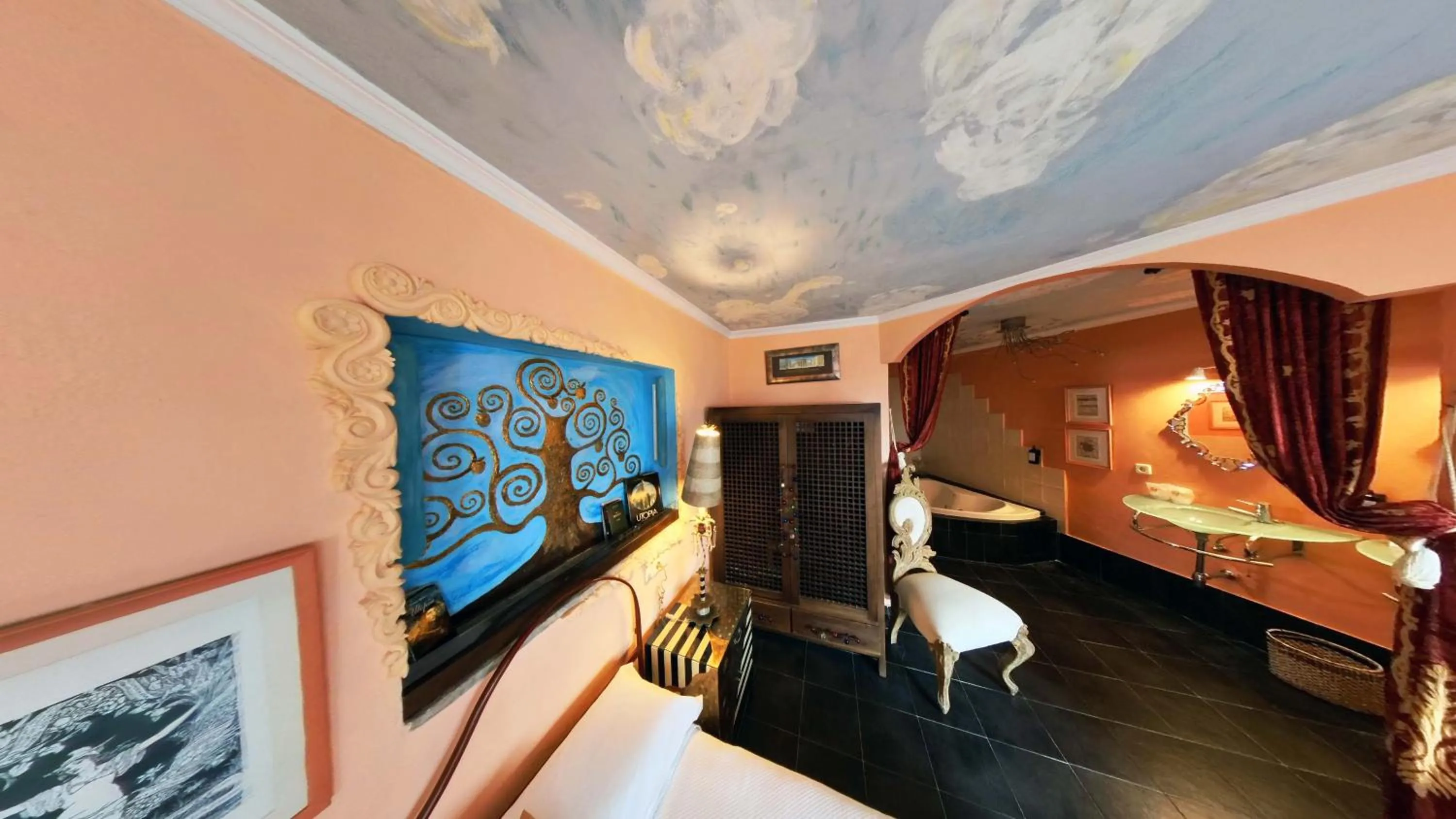 Decorative detail, Bed in Hotel Utopía