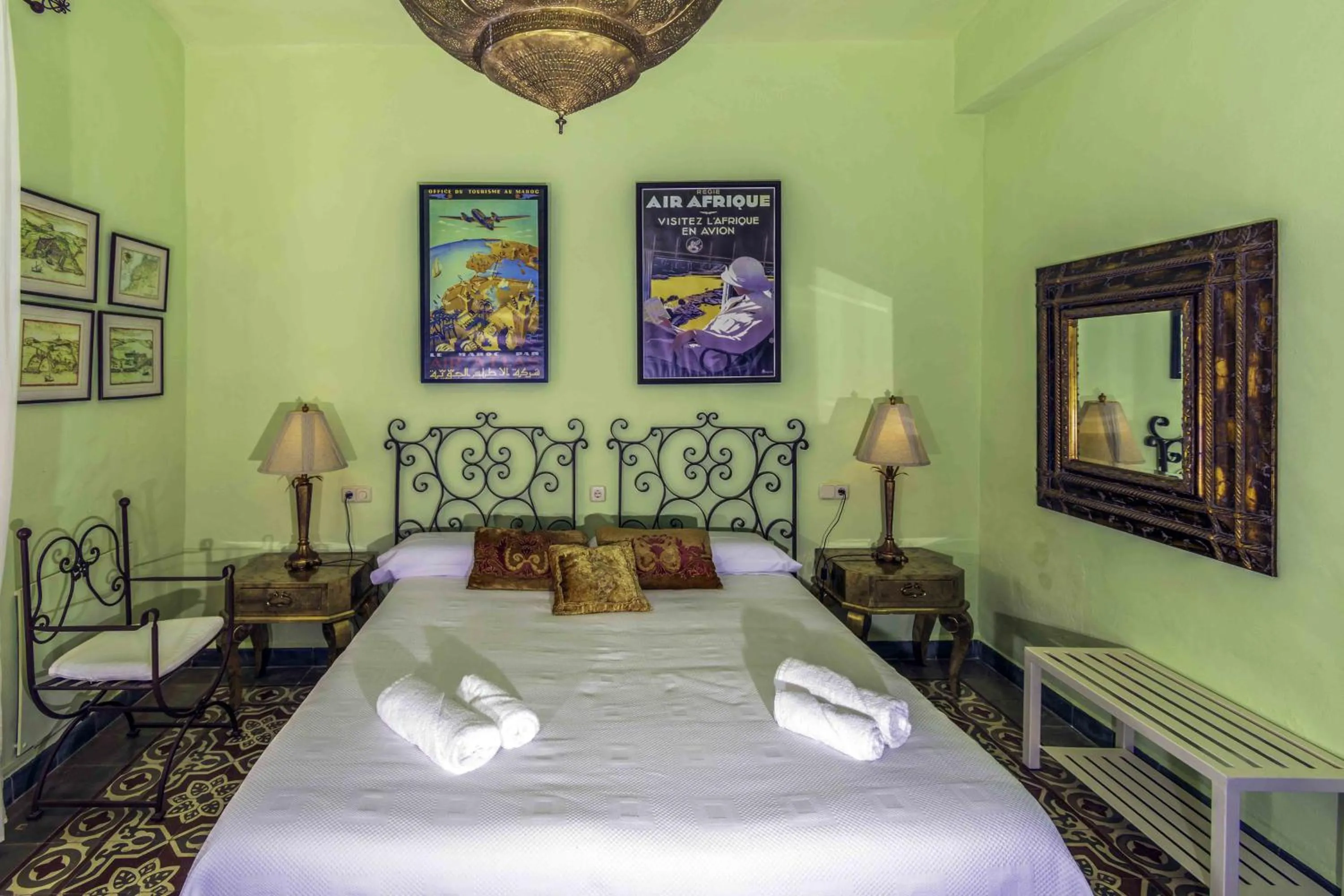 Photo of the whole room, Bed in Hotel Utopía