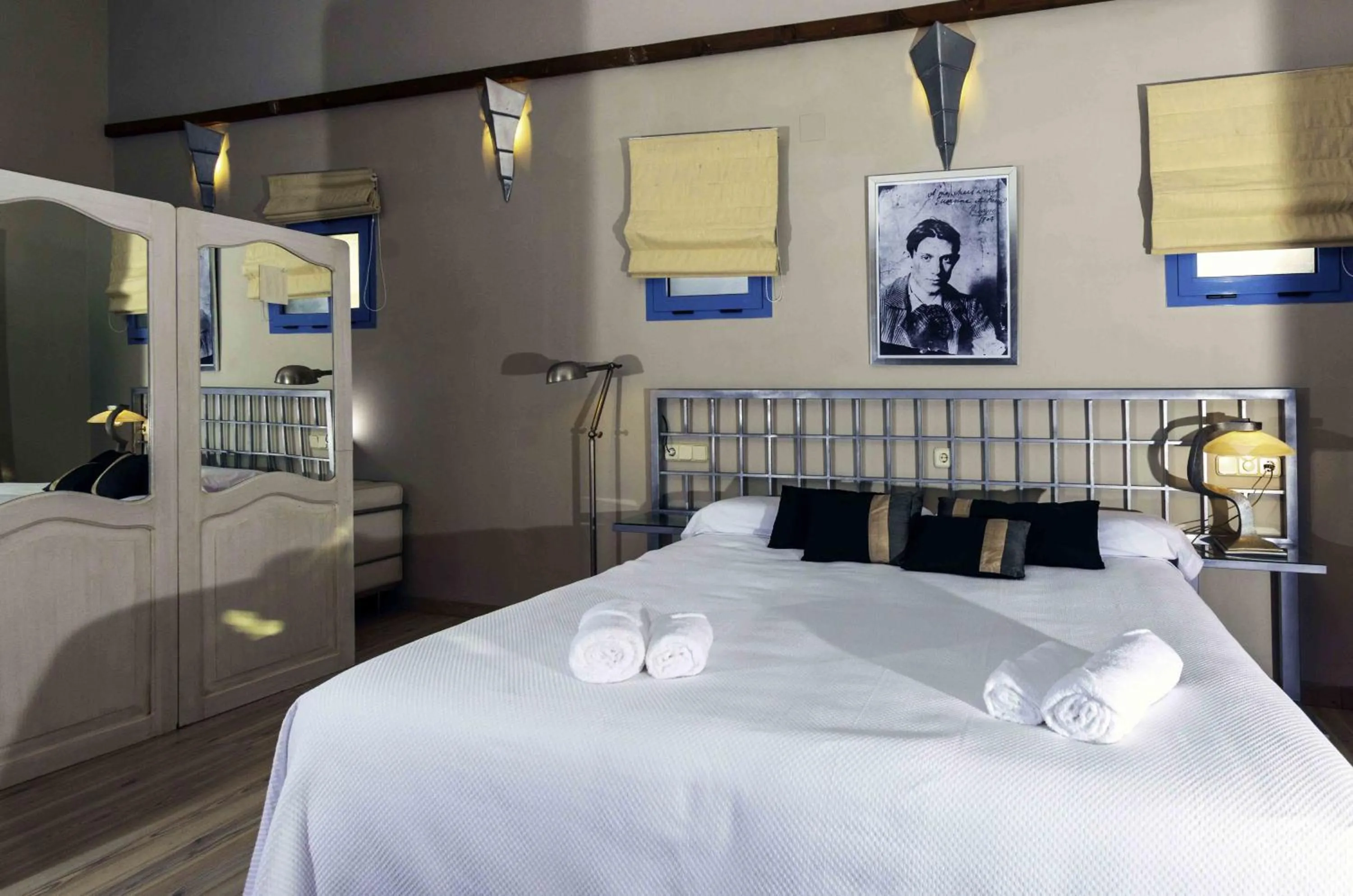 Bed in Hotel Utopía