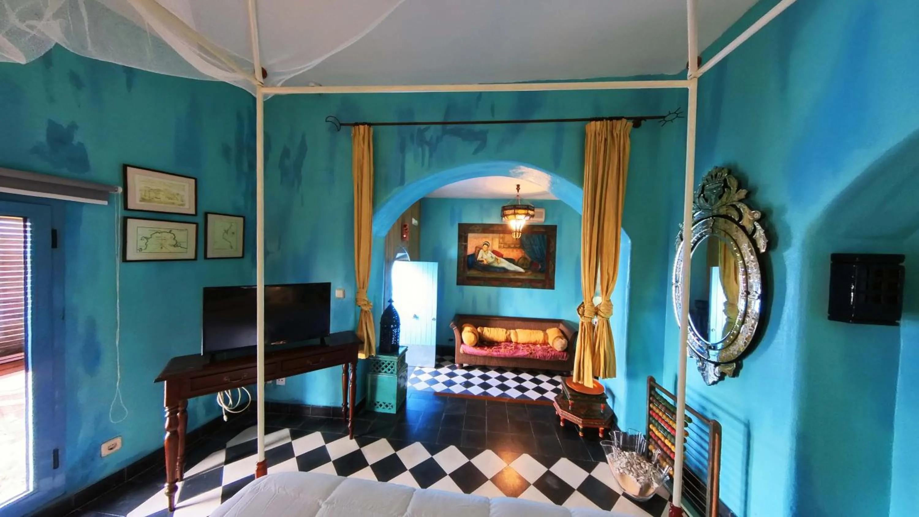 Photo of the whole room, Bed in Hotel Utopía