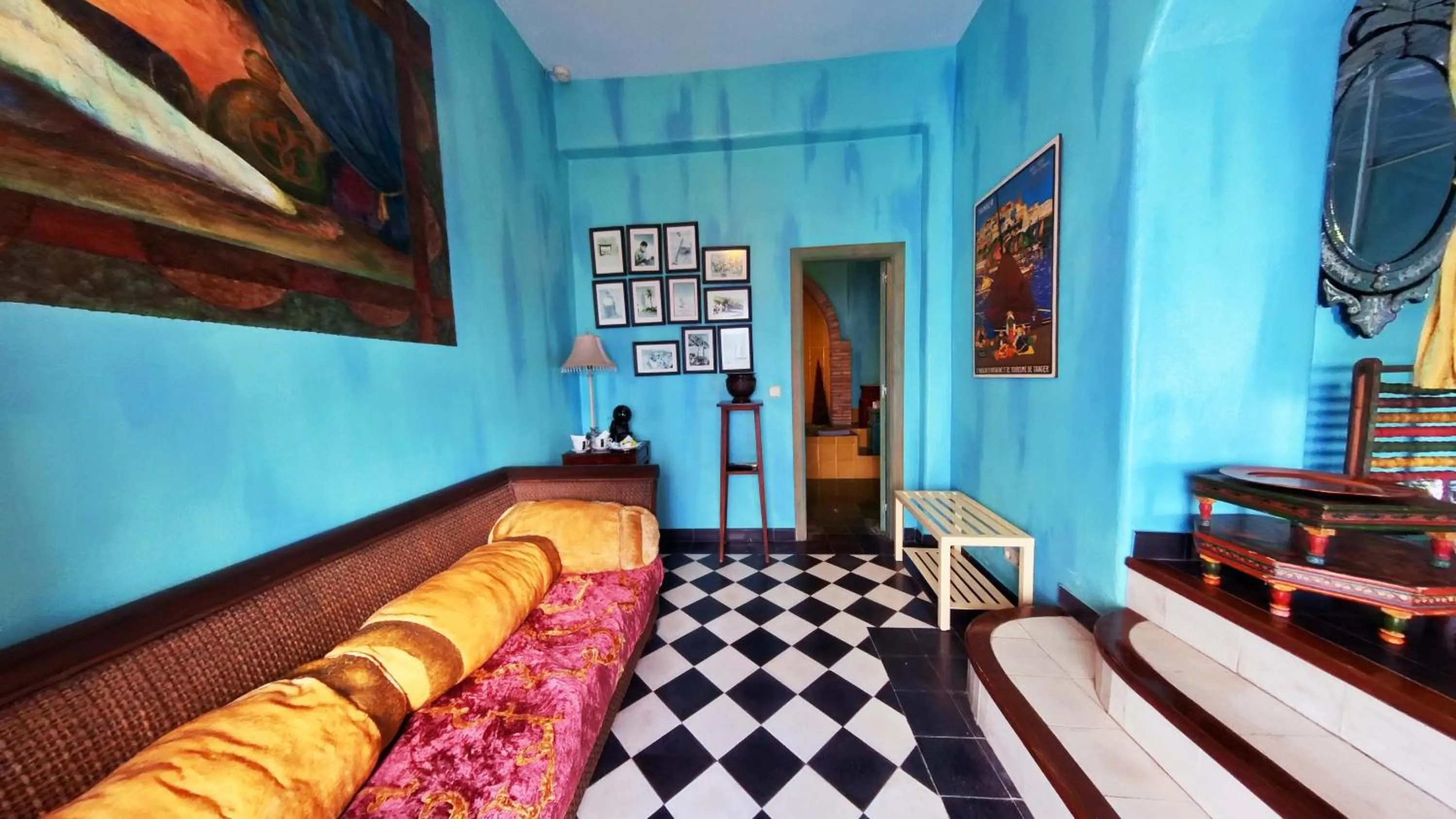 Photo of the whole room, Bed in Hotel Utopía