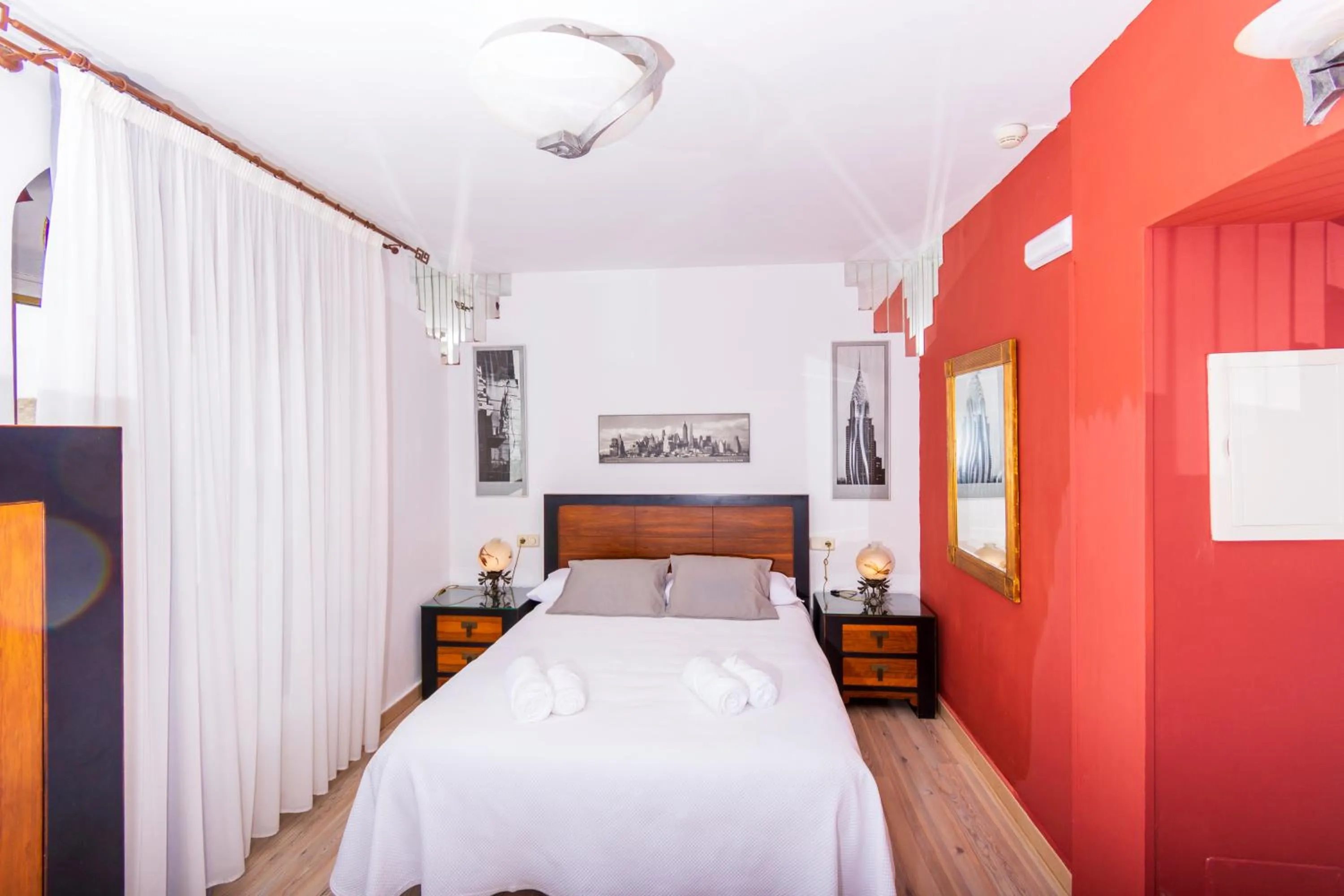 Photo of the whole room, Bed in Hotel Utopía