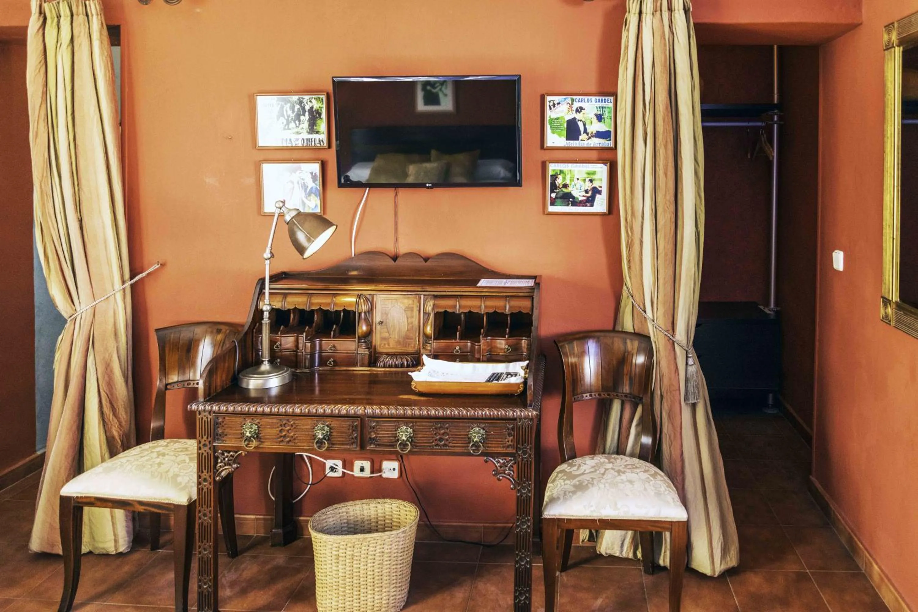 Seating area in Hotel Utopía