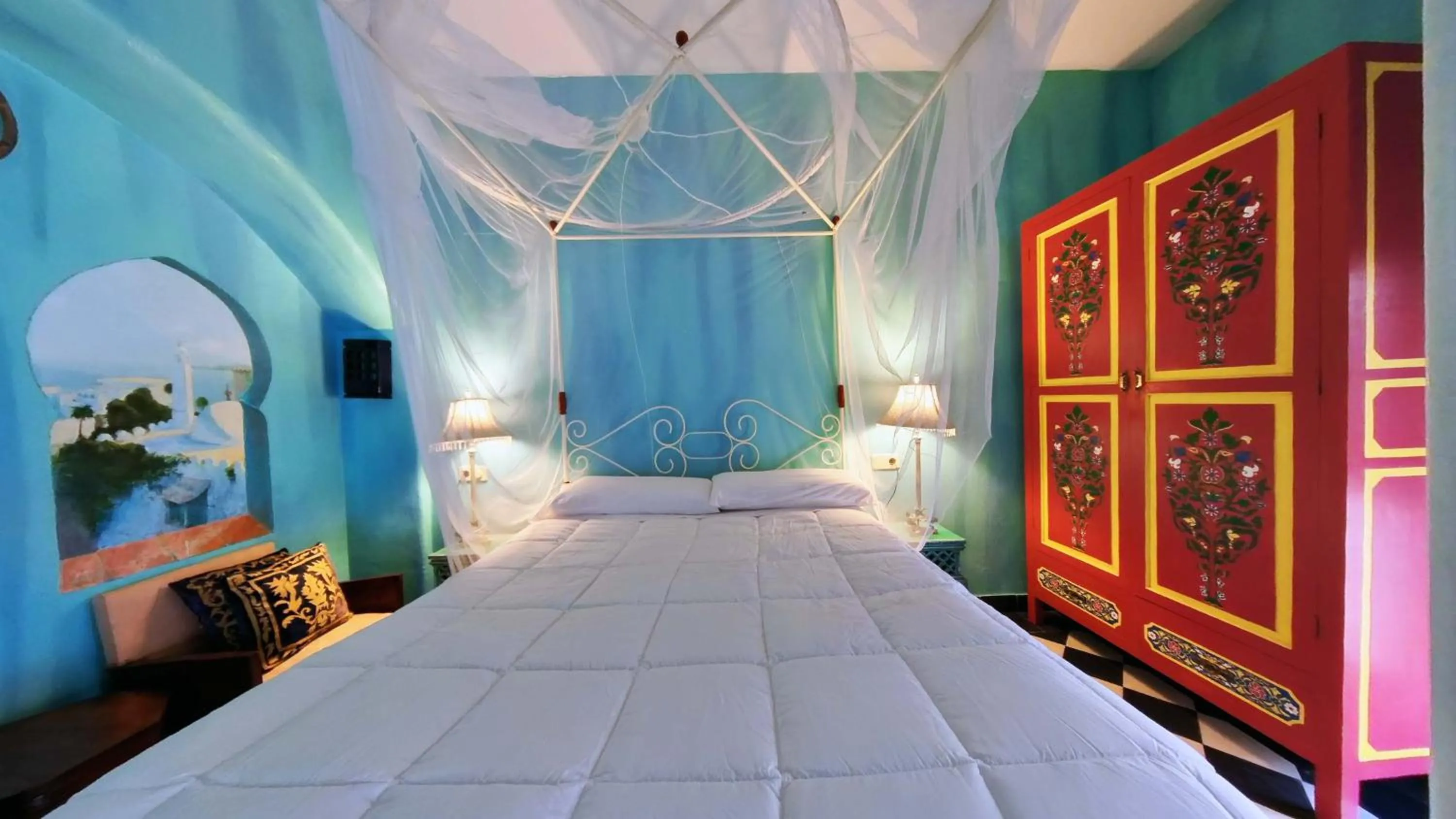 Photo of the whole room, Bed in Hotel Utopía