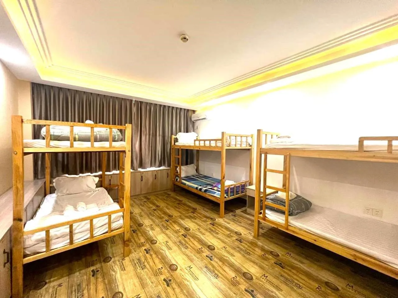 6-Bed Male Dormitory Room in Fusion Hotel