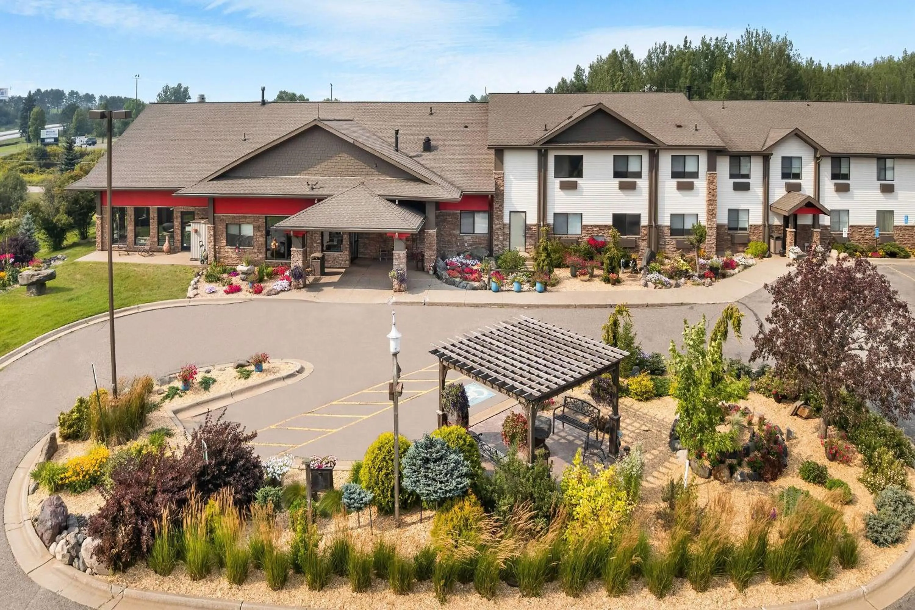 Property building in Super 8 by Wyndham Eveleth