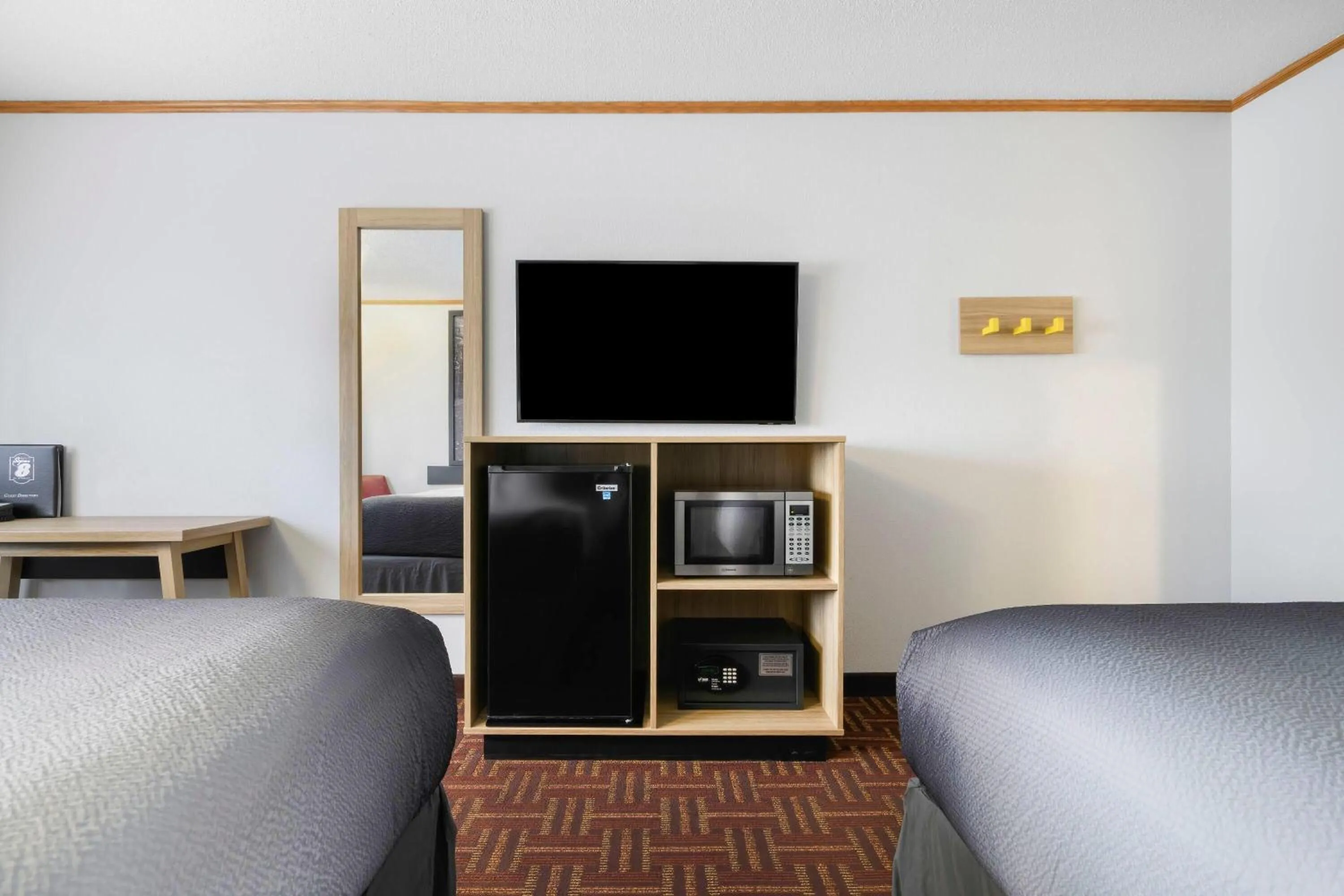 Bed in Super 8 by Wyndham Eveleth