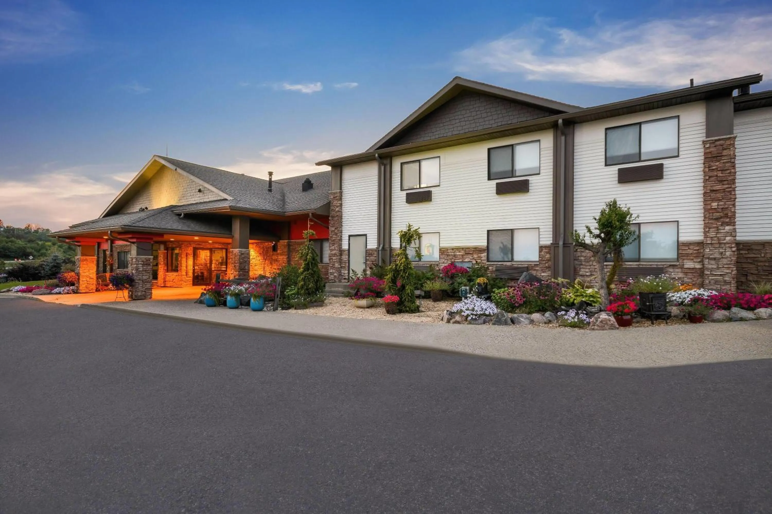 Property building in Super 8 by Wyndham Eveleth