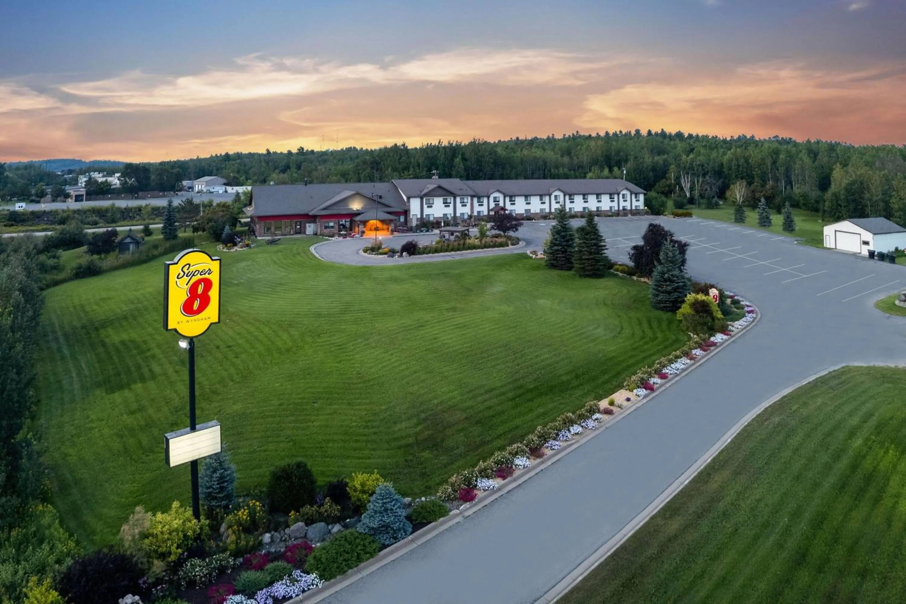 Property building in Super 8 by Wyndham Eveleth