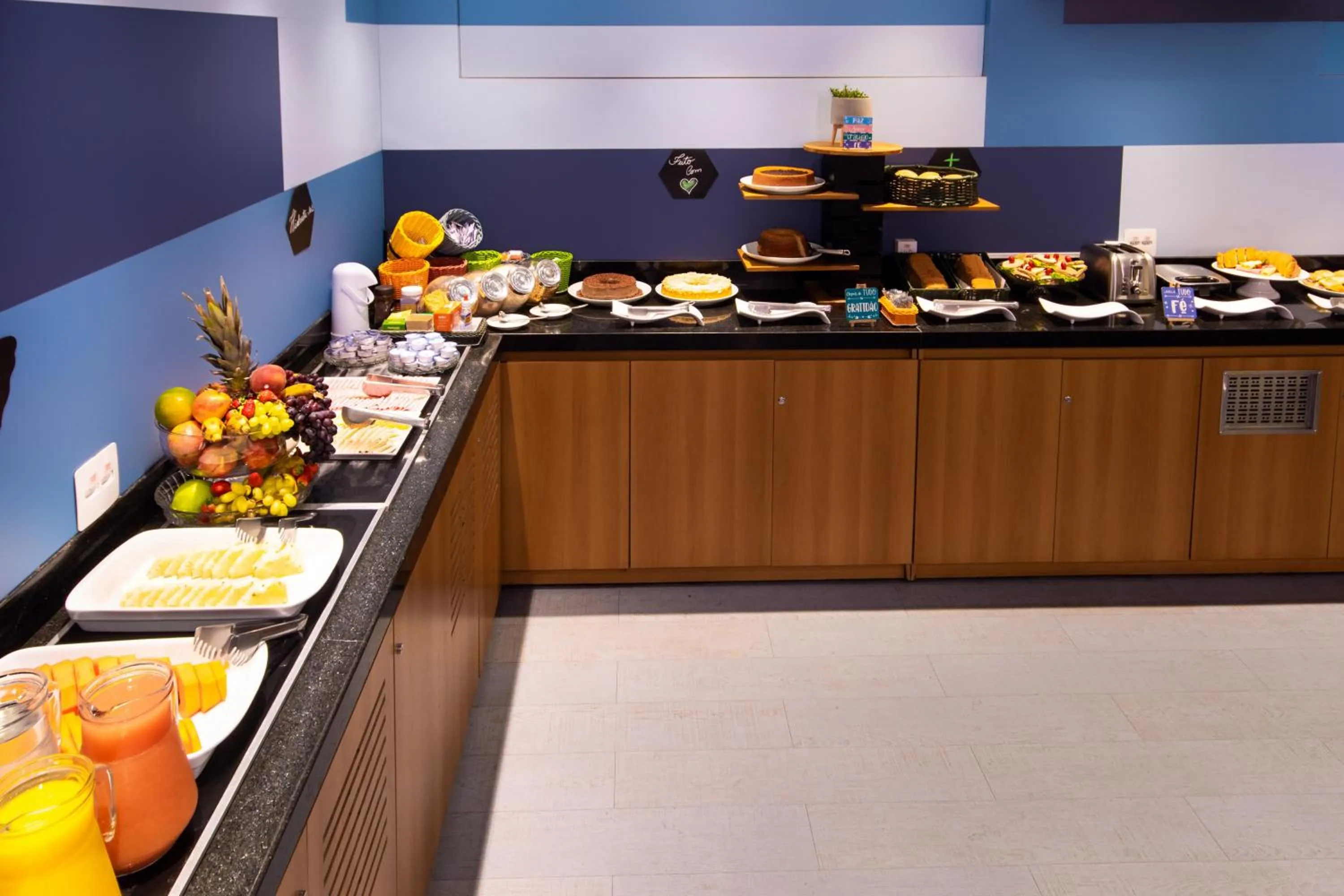 Breakfast in Hotel Dan Inn São Carlos By Nacional Inn