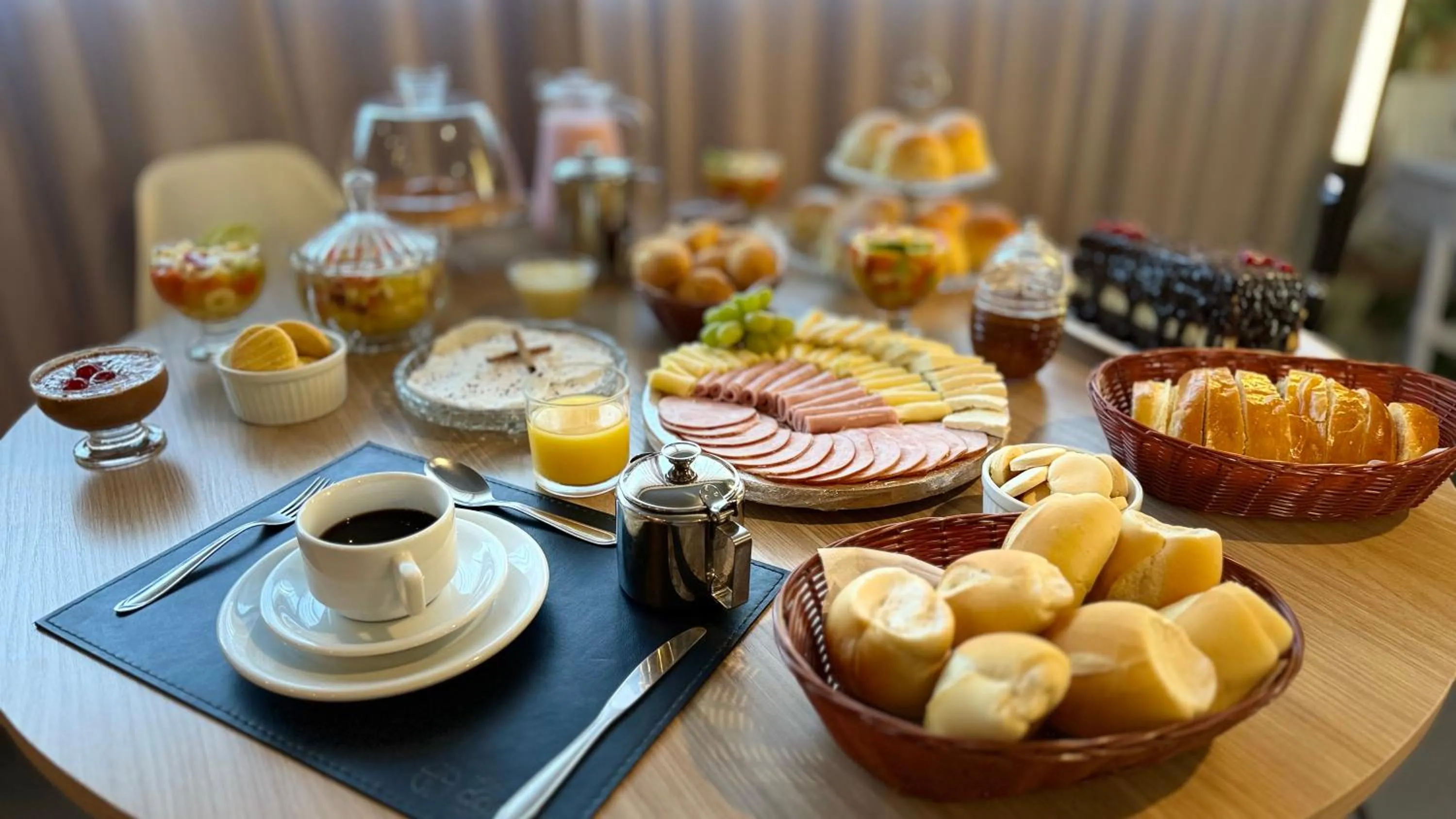 Breakfast in Hotel Dan Inn São Carlos By Nacional Inn