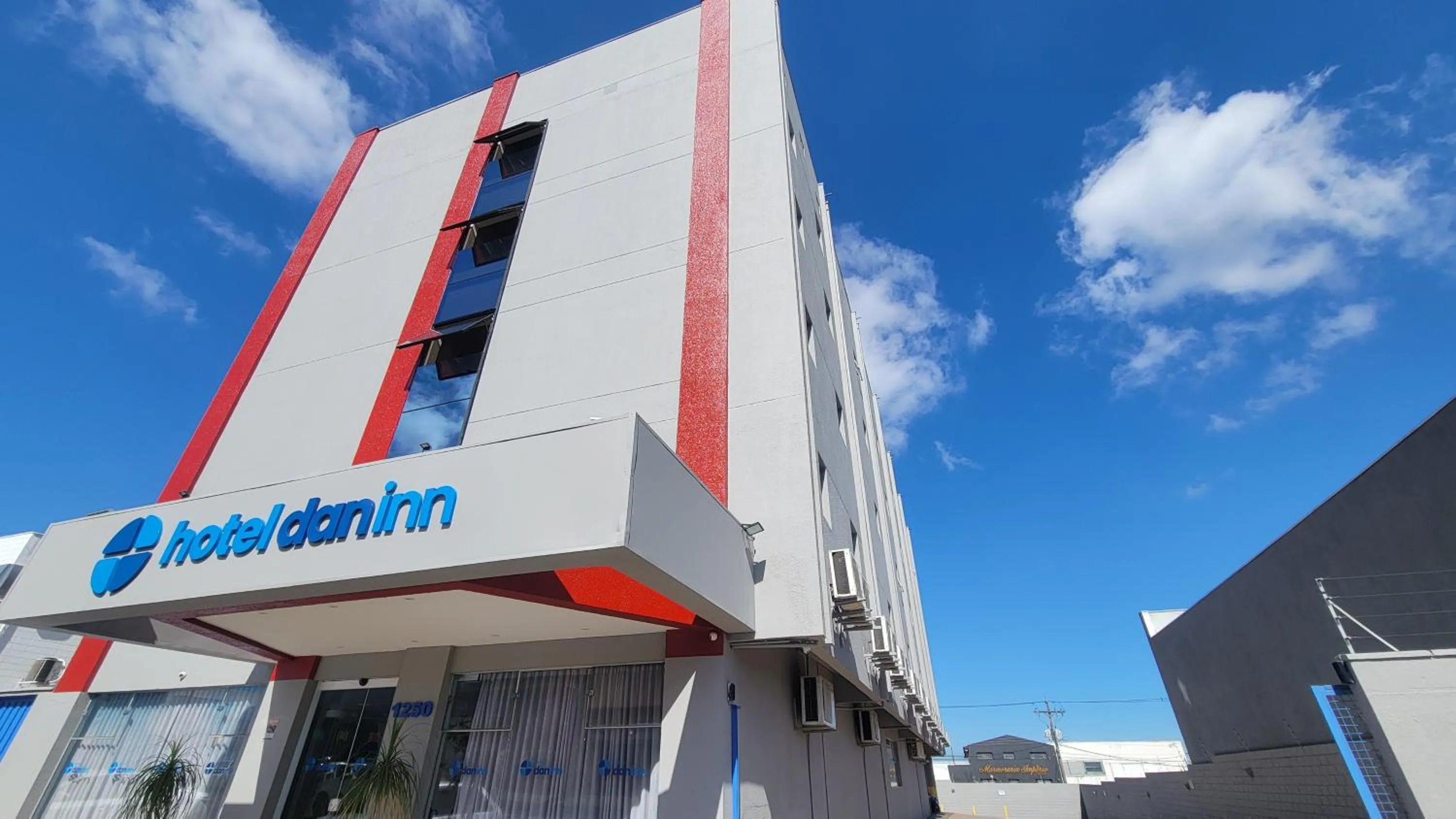 Facade/entrance in Hotel Dan Inn São Carlos By Nacional Inn