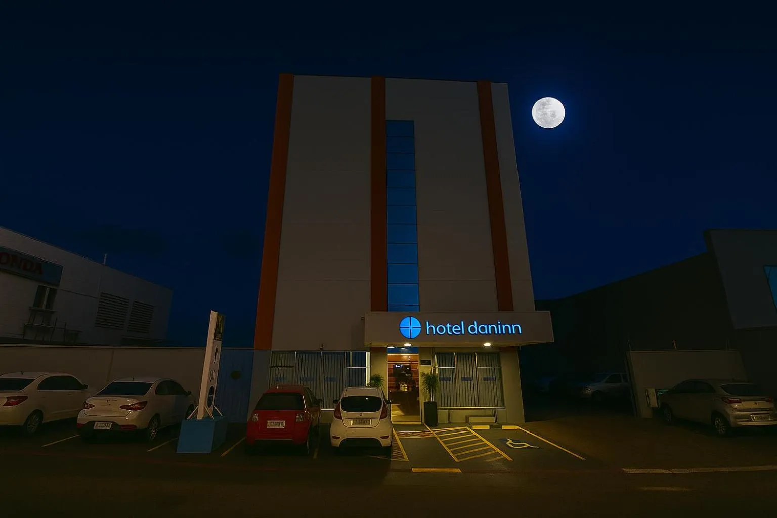 Facade/entrance in Hotel Dan Inn São Carlos By Nacional Inn