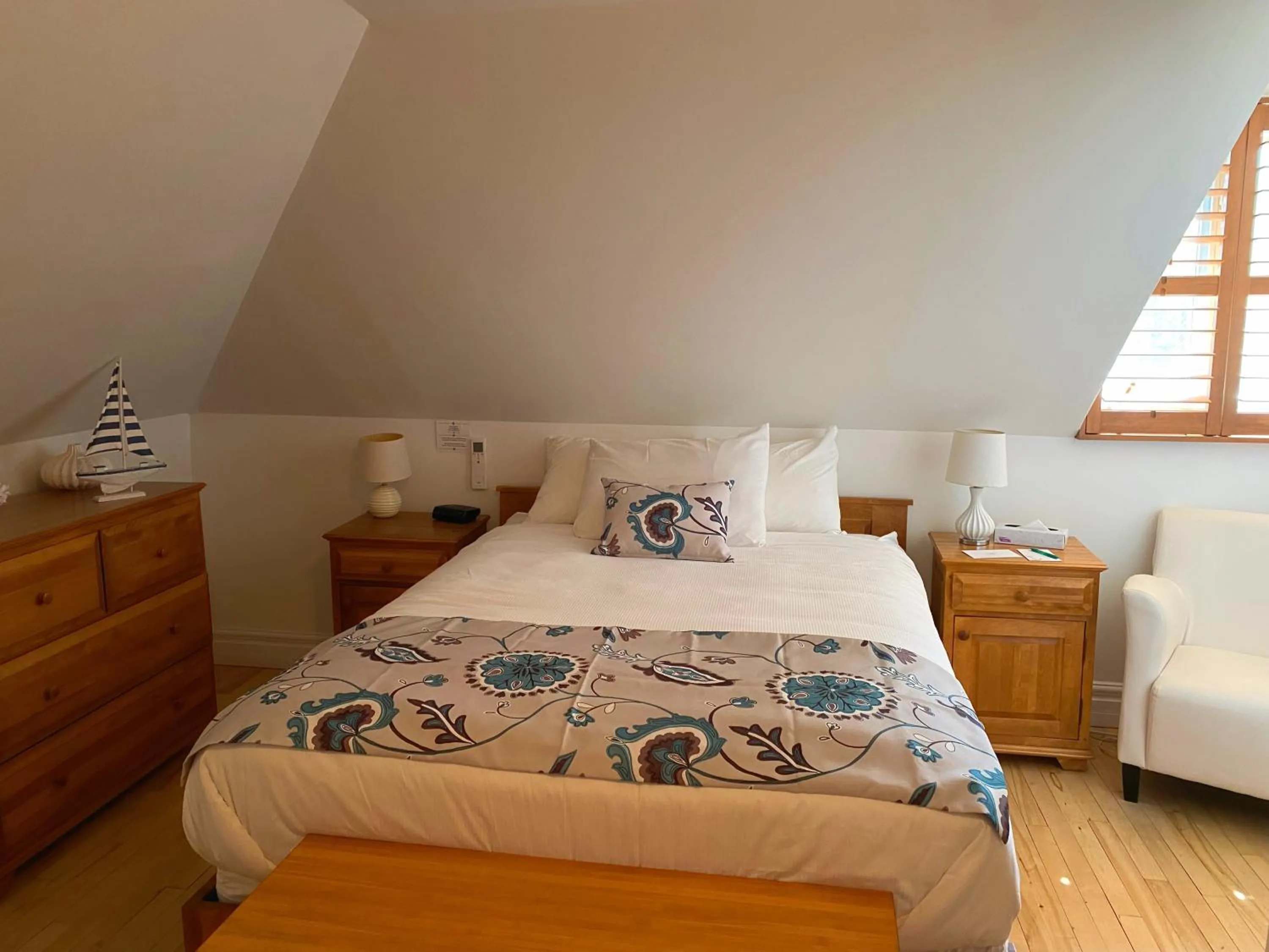 Bedroom, Bed in Maison du matelot