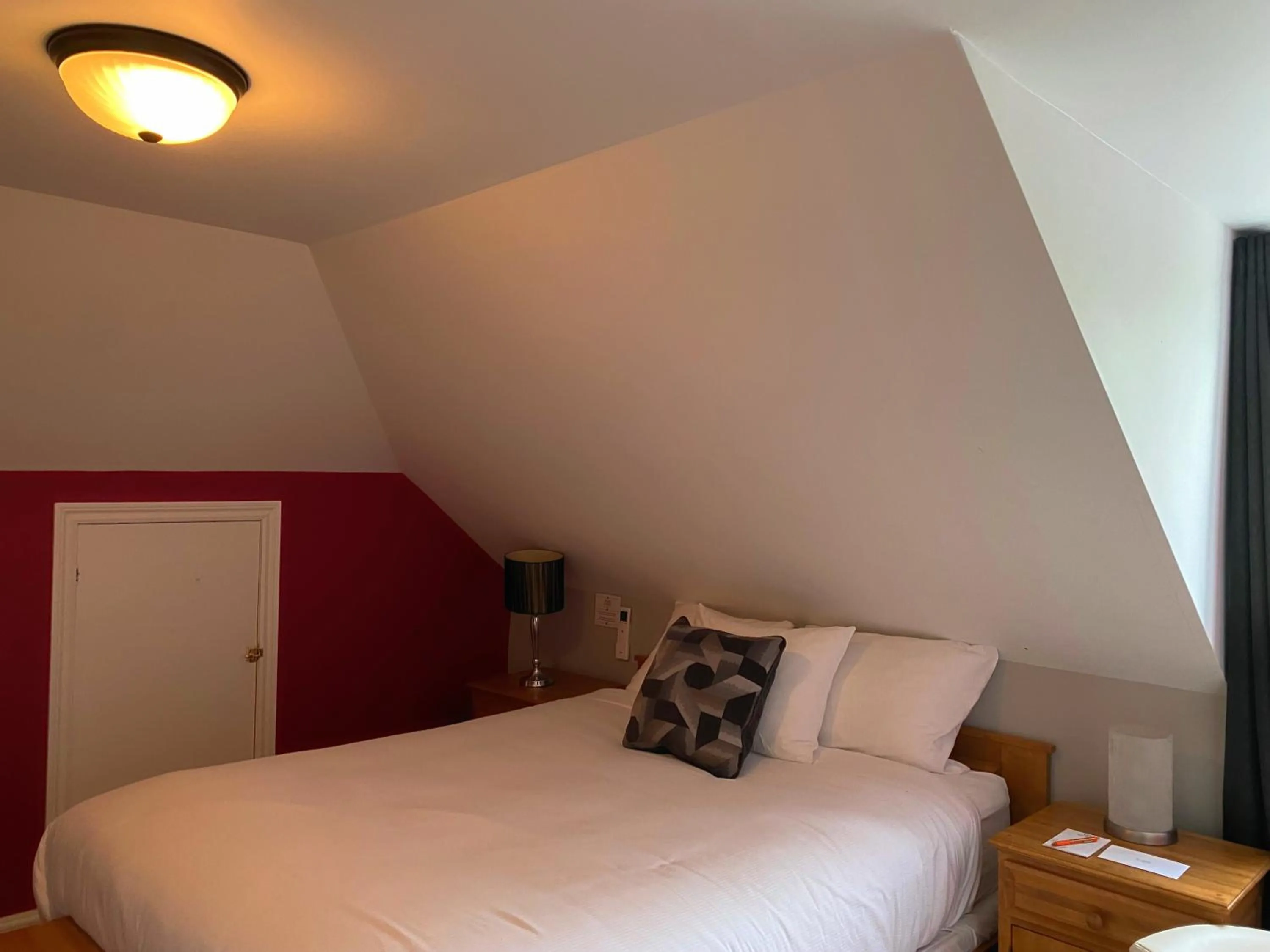 Bedroom, Bed in Maison du matelot