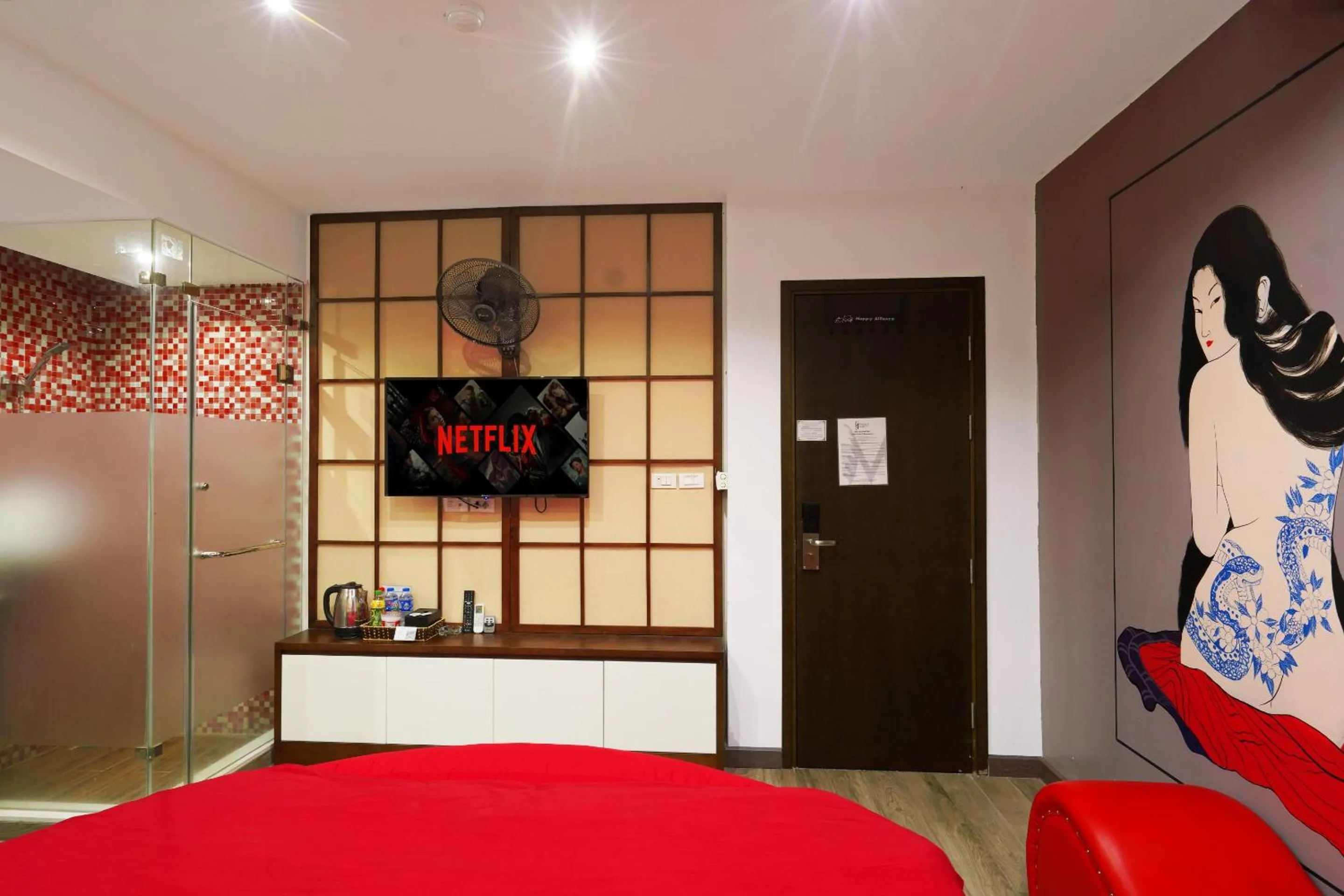 TV and multimedia in 69 Boutique by Minova